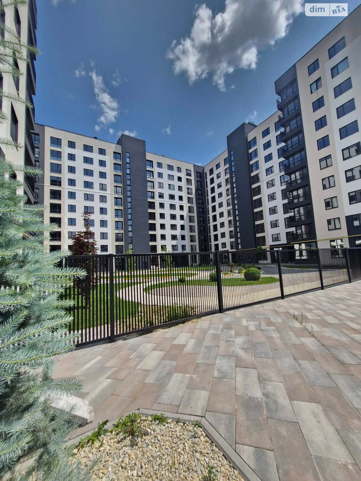 Продается 1-комнатная квартира 40.6 кв. м в Буче, ул. Ивана Кожедуба, 8 - фото 1
