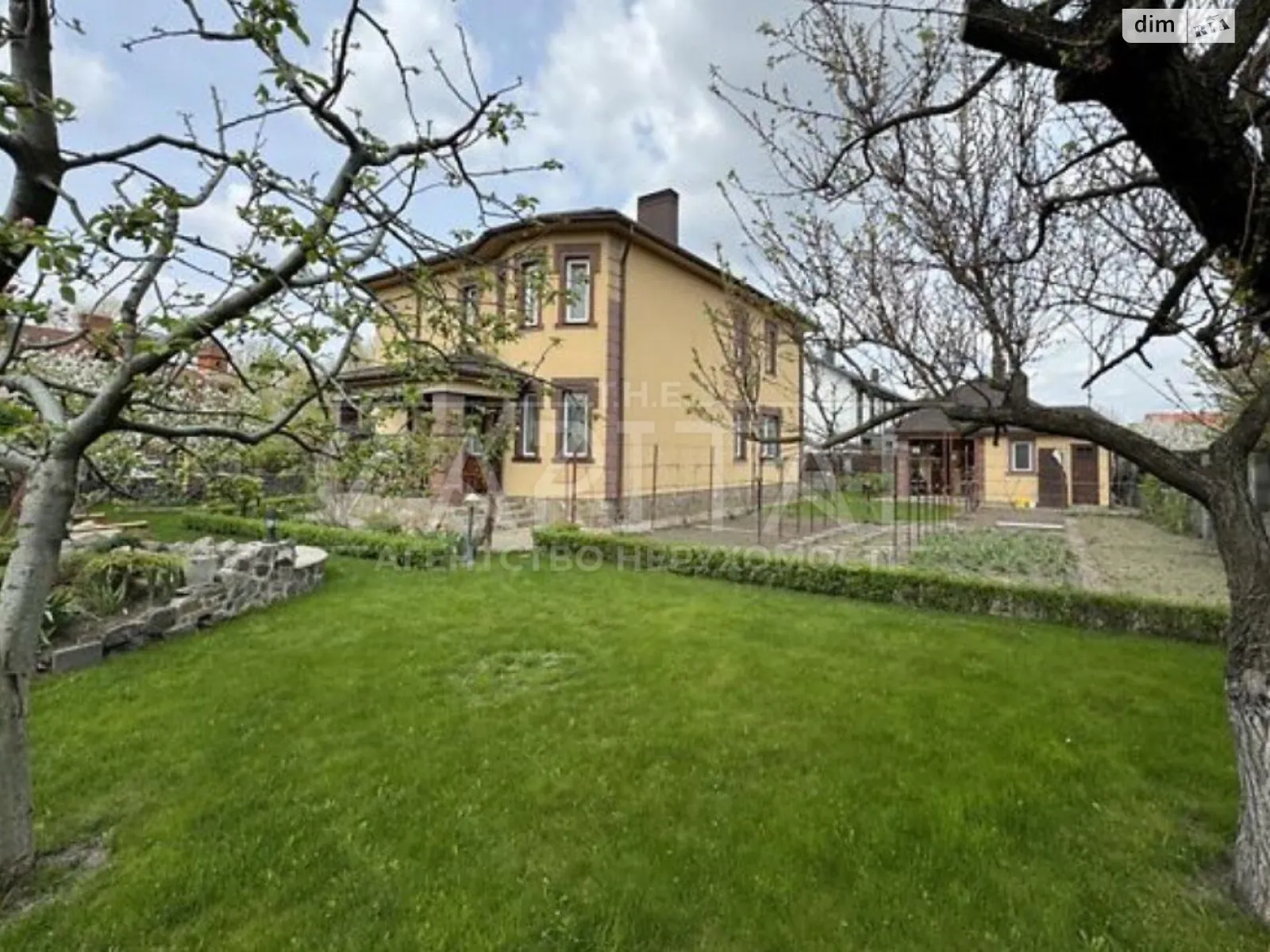 Продается дом на 2 этажа 186 кв. м с верандой, цена: 210000 $ - фото 1
