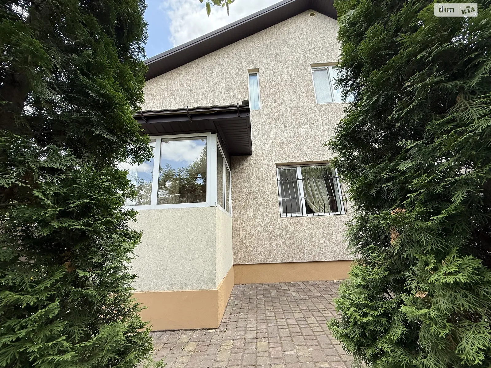Продается дом на 2 этажа 105 кв. м с бассейном, цена: 120000 $ - фото 1