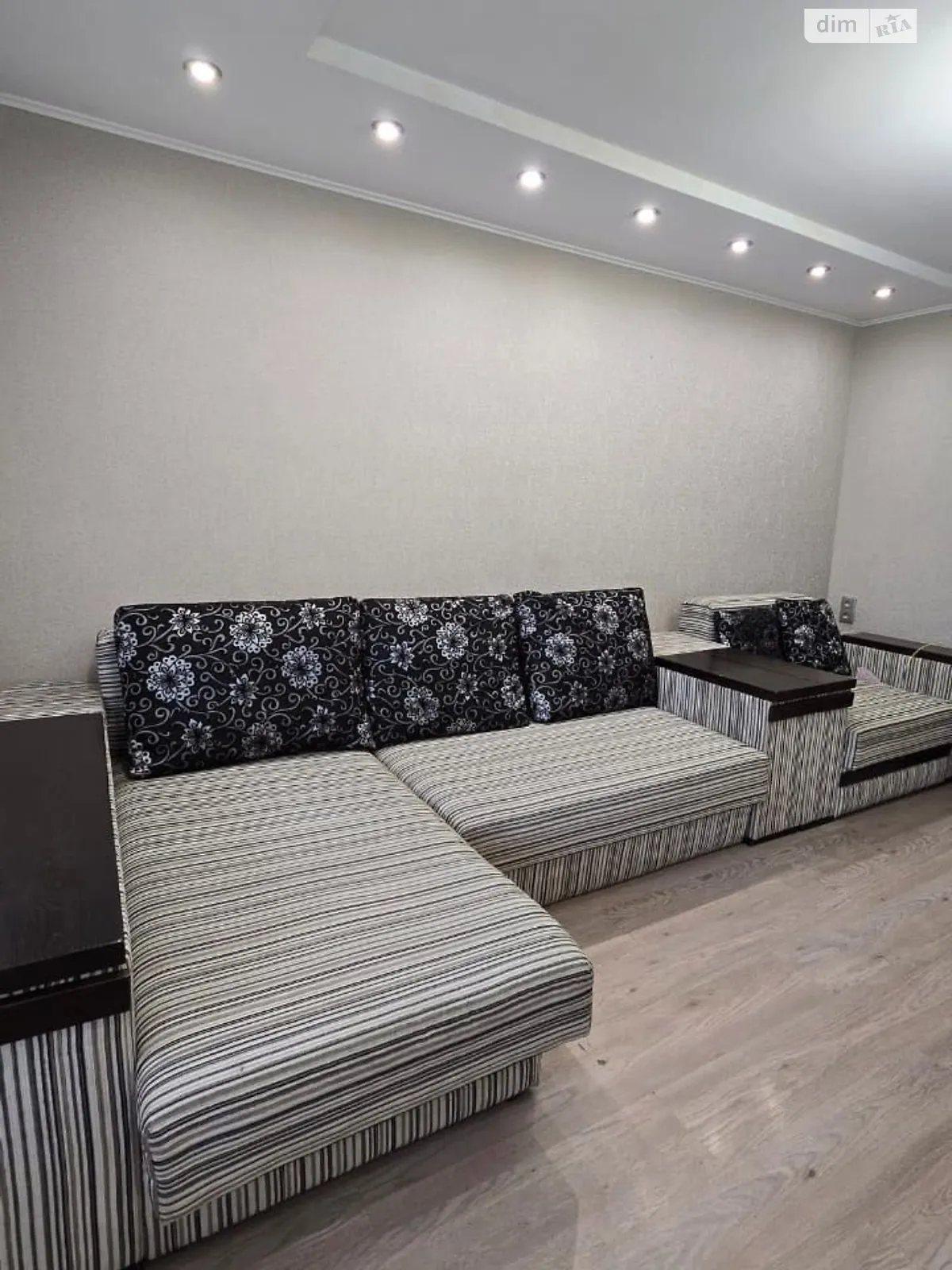 Сдается в аренду 2-комнатная квартира 52 кв. м в Днепре, мас. Тополь-2, 7 - фото 1