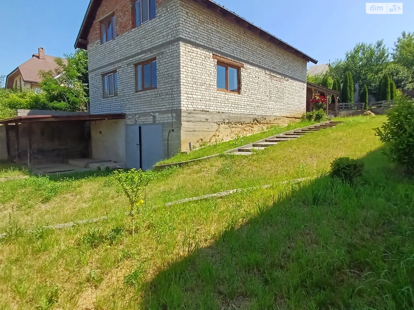Продается дом на 2 этажа 226.3 кв. м с садом, цена: 90000 $ - фото 1