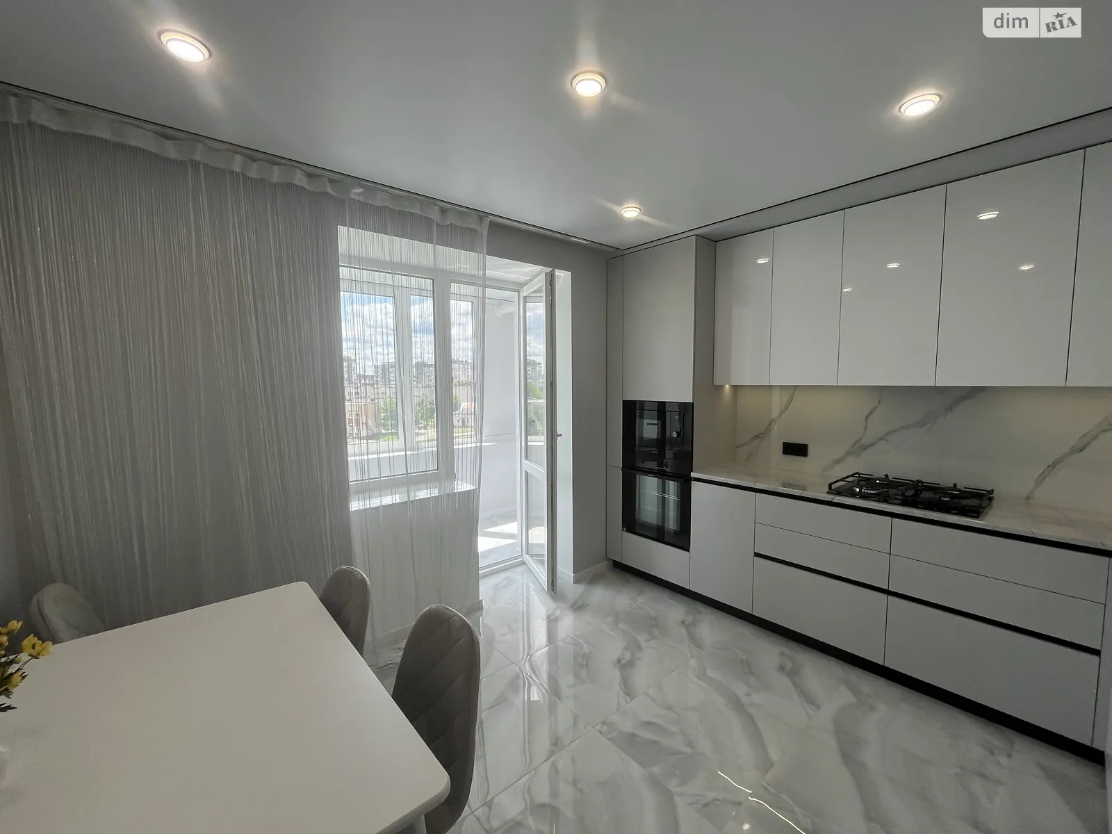2-кімнатна квартира 71 кв. м у Тернополі, цена: 89800 $ - фото 1