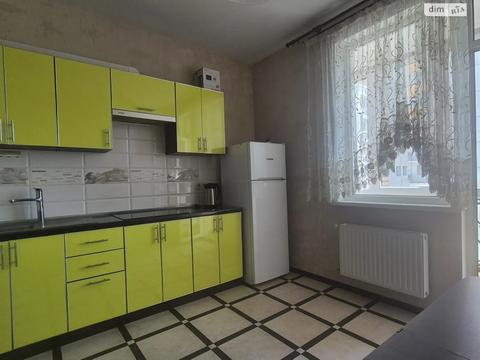 Сдается в аренду 1-комнатная квартира 45 кв. м в Одессе, ул. Среднефонтанская, 35 - фото 1