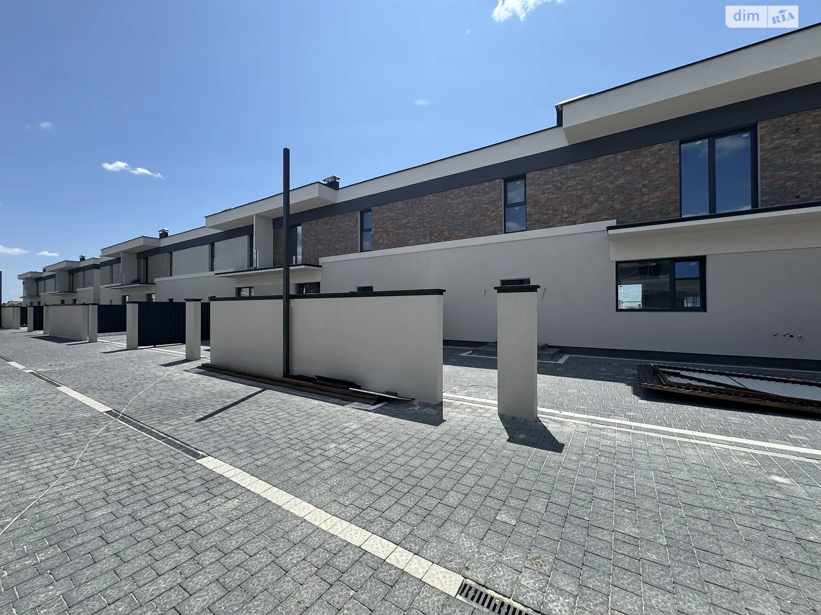 Сторожница ЖК Малиновый, цена: 95000 $ - фото 1