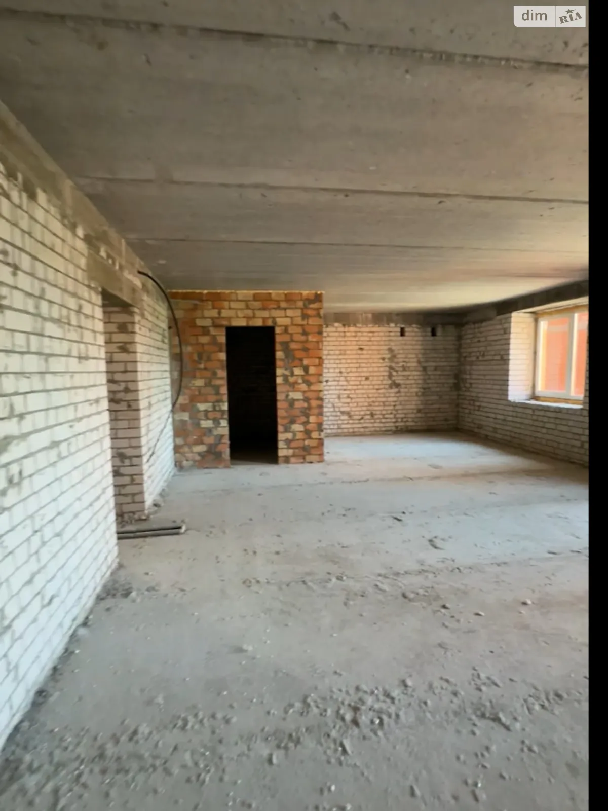 Продается 1-комнатная квартира 69 кв. м в Днепре, ул. Новоселовская, 2 - фото 1
