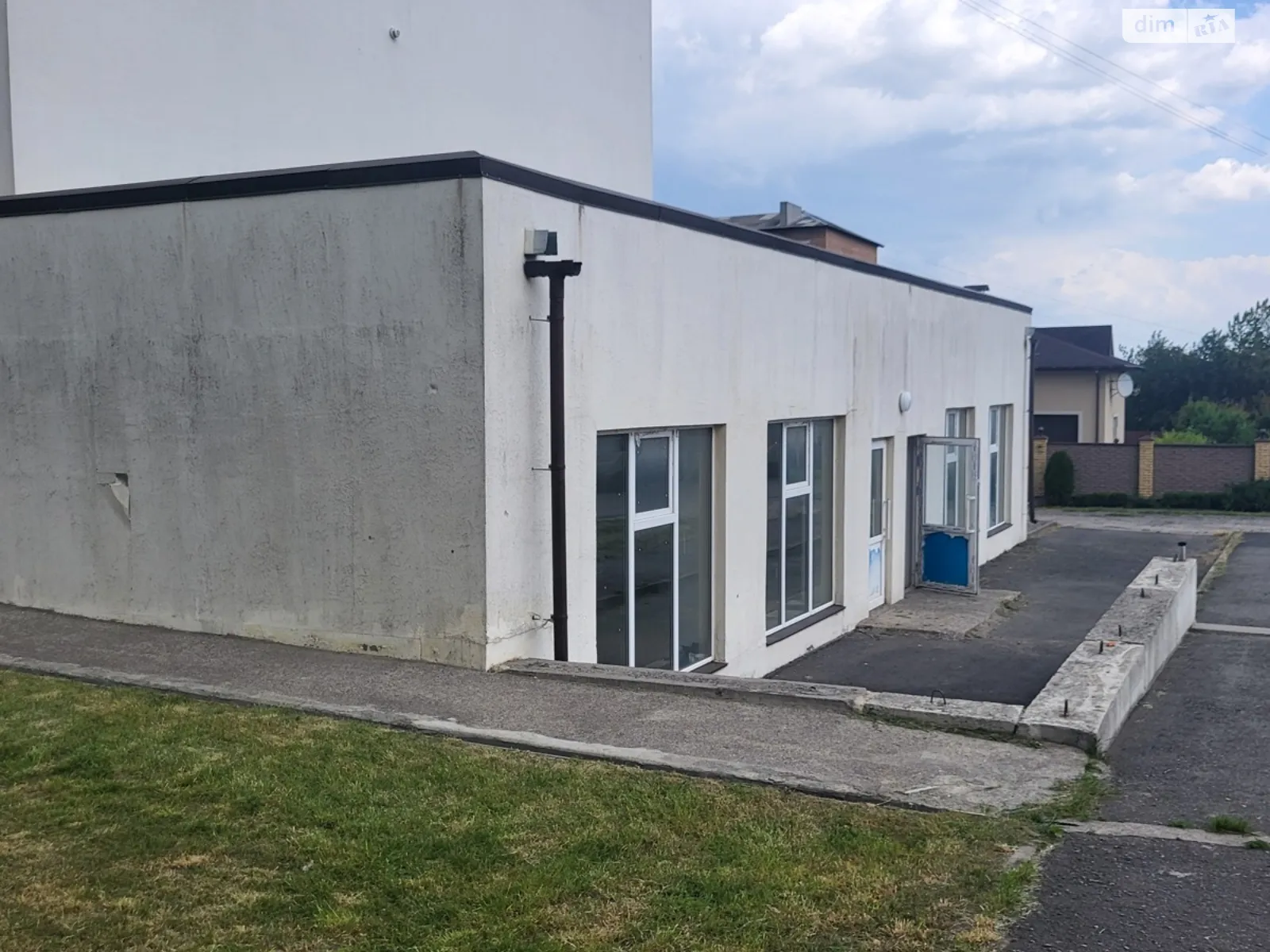 Продается помещения свободного назначения 215 кв. м в 4-этажном здании, цена: 3010000 грн - фото 1