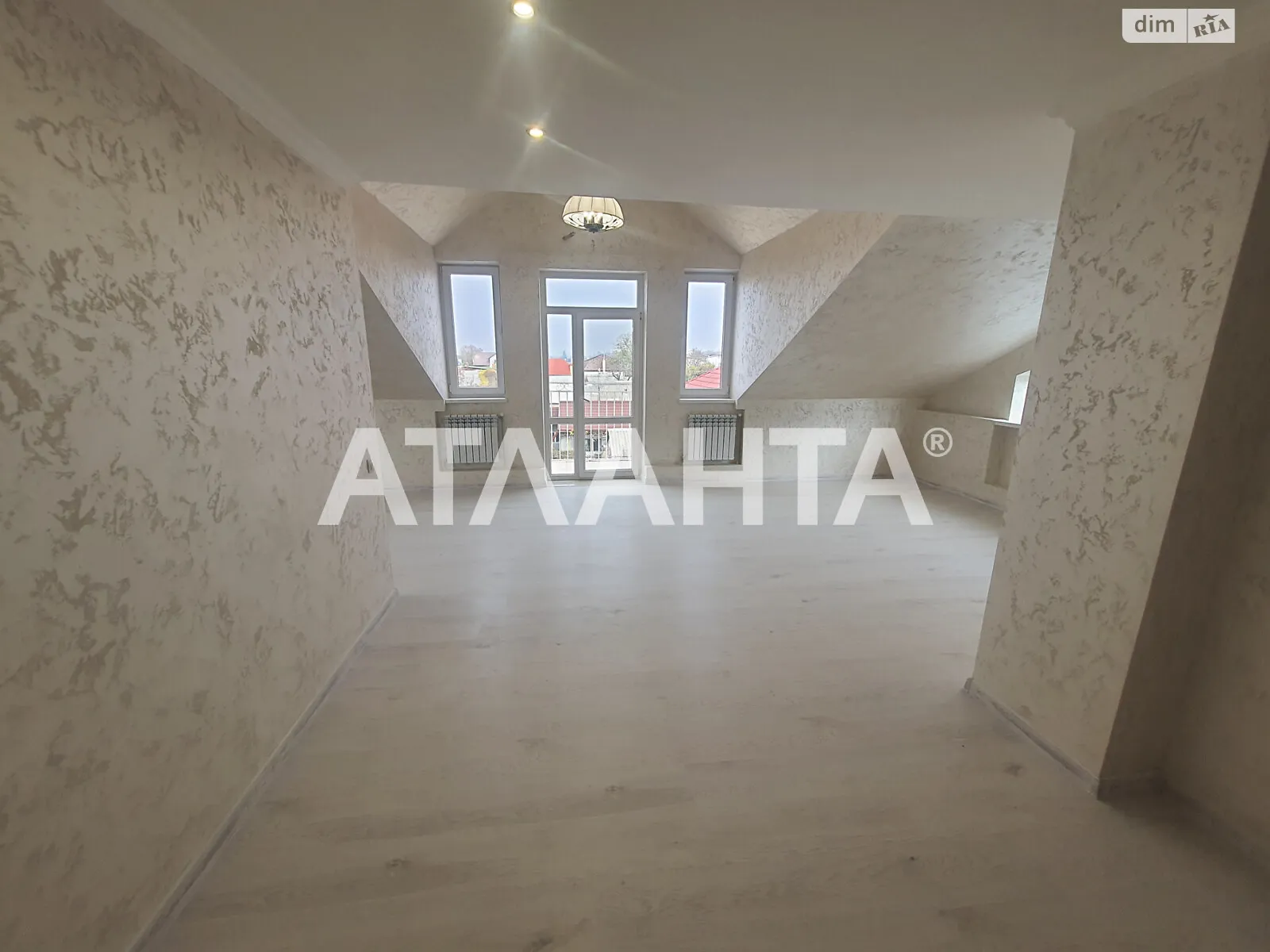 Продается дом на 3 этажа 430 кв. м с беседкой, цена: 380000 $ - фото 1