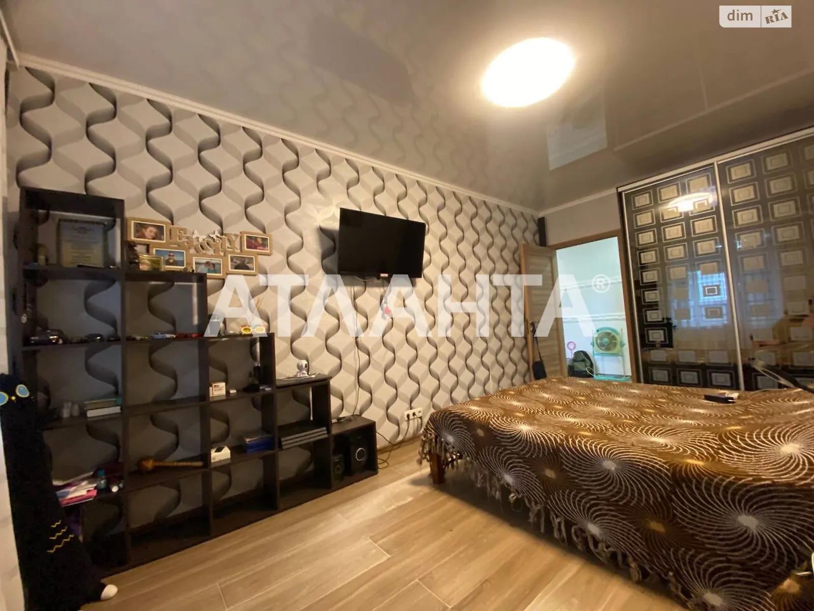 Продается 2-комнатная квартира 62 кв. м в Южному, ул. Приморская, 5 - фото 1