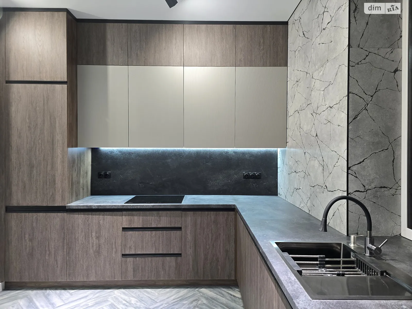Продается дом на 2 этажа 125 кв. м с баней/сауной, цена: 158000 $ - фото 1