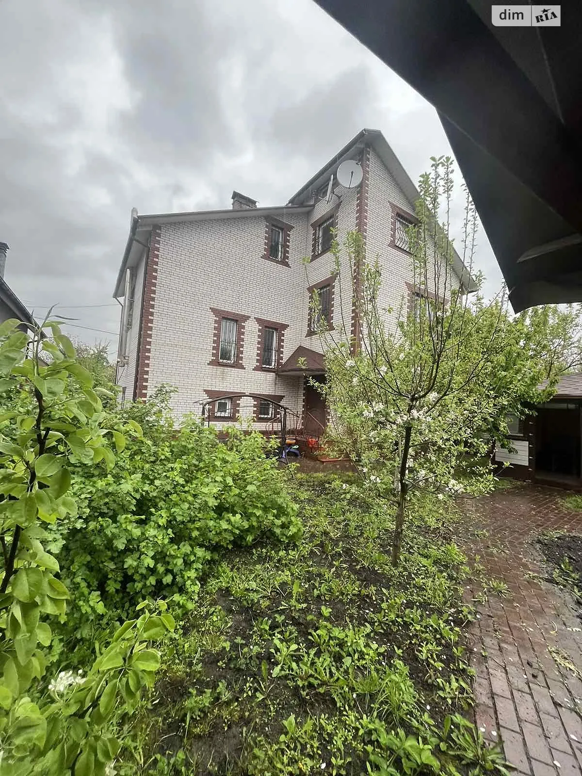 Продается дом на 3 этажа 277.7 кв. м с баней/сауной, цена: 190000 $ - фото 1