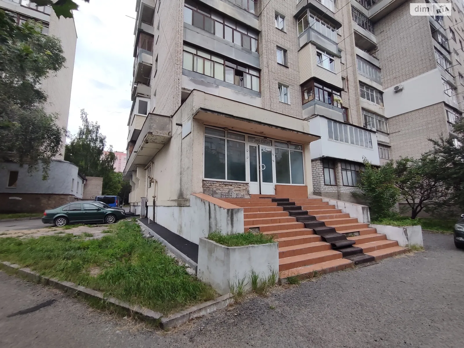 Сдается в аренду помещения свободного назначения 130 кв. м в 9-этажном здании, цена: 34000 грн - фото 1