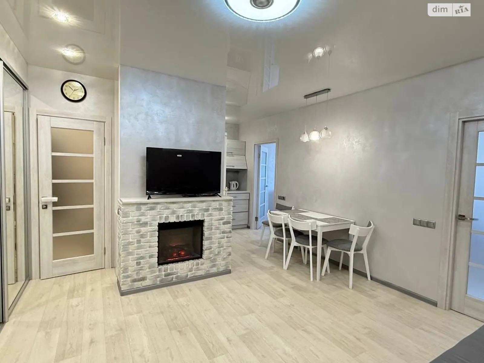 Продается 2-комнатная квартира 47 кв. м в Одессе, ул. Академика Сахарова - фото 1
