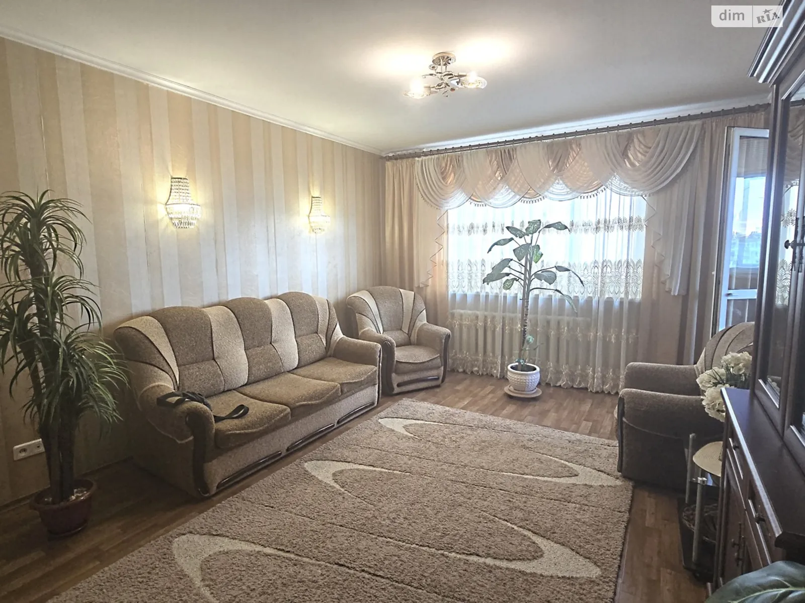 Продається 3-кімнатна квартира 72.8 кв. м у Одесі - фото 1