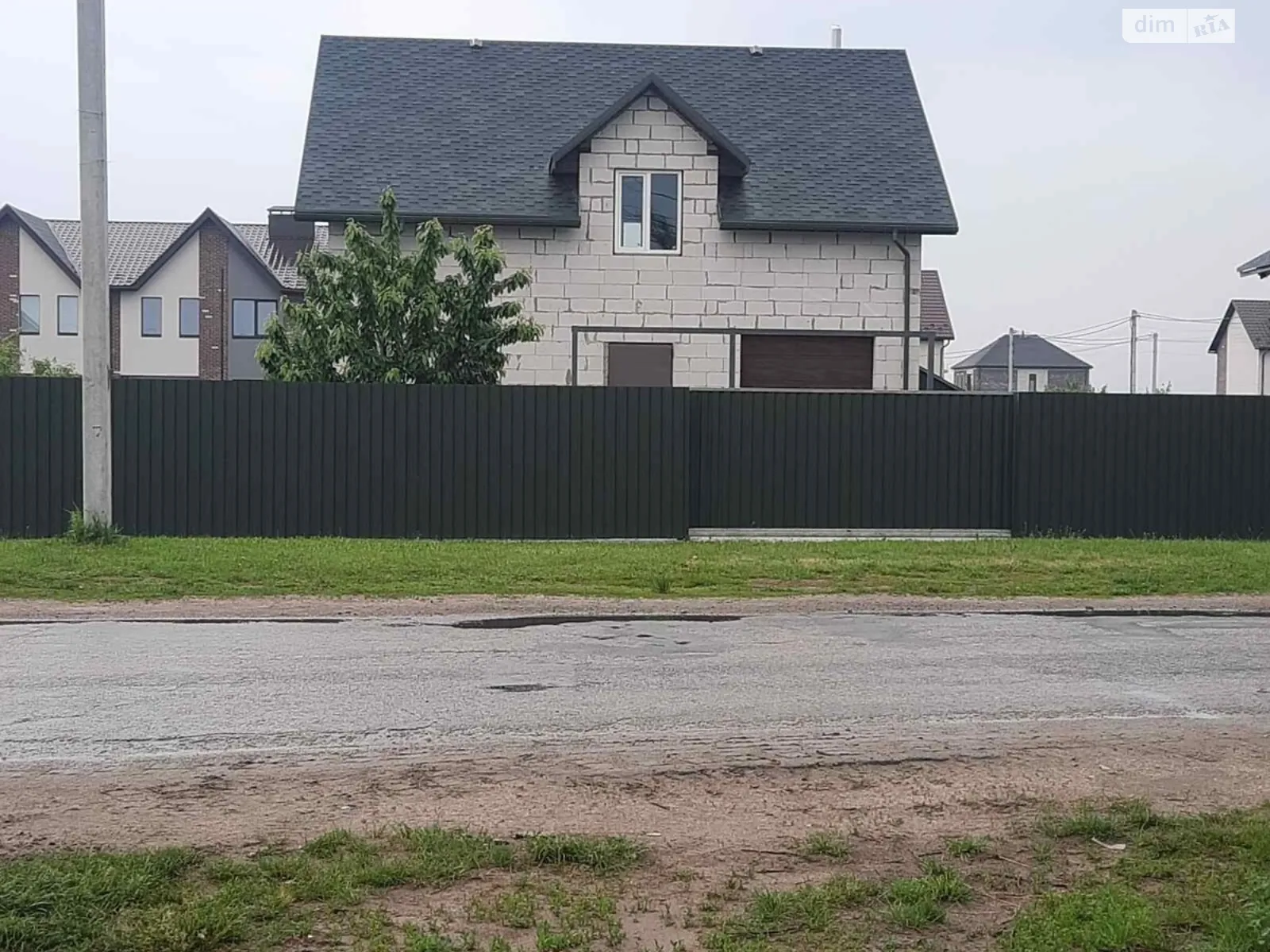 Продается дом на 2 этажа 140 кв. м с камином, цена: 105000 $ - фото 1