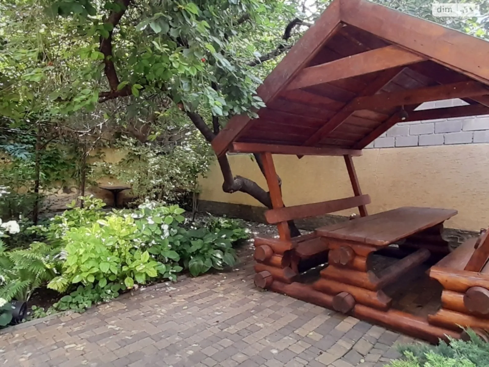 Продается дом на 3 этажа 248 кв. м с подвалом, цена: 208000 $ - фото 1