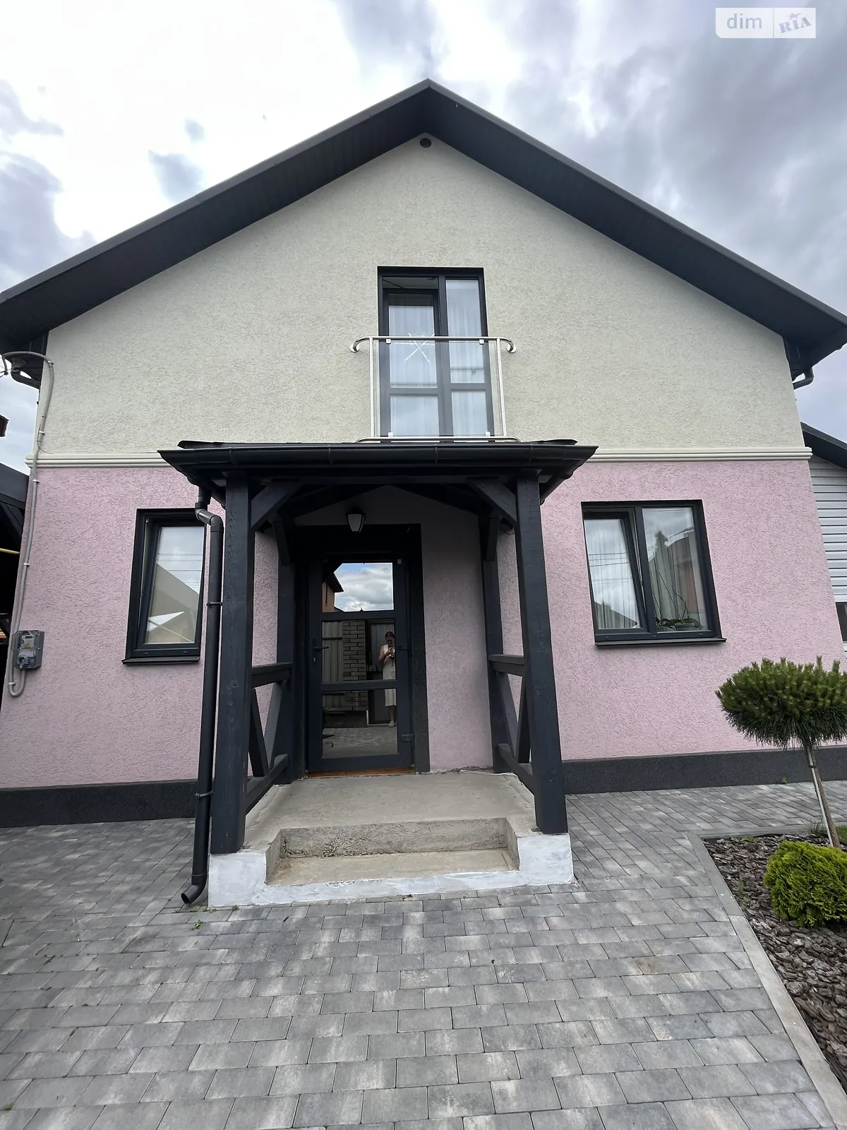 Продается дом на 2 этажа 106 кв. м с гаражом, цена: 165000 $ - фото 1