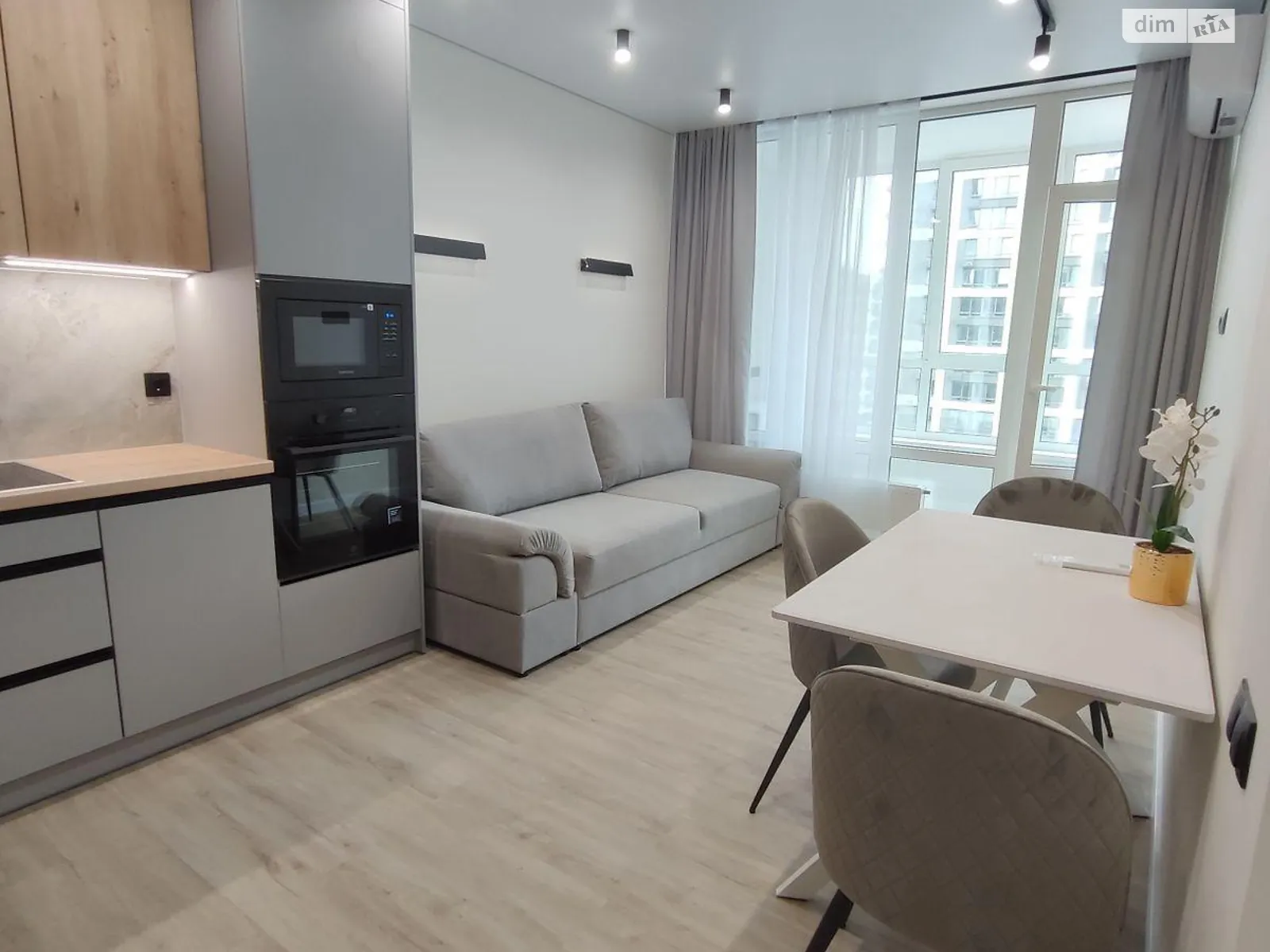 Продается 1-комнатная квартира 45 кв. м в Киеве, ул. Семьи Кристеров, 14 - фото 1