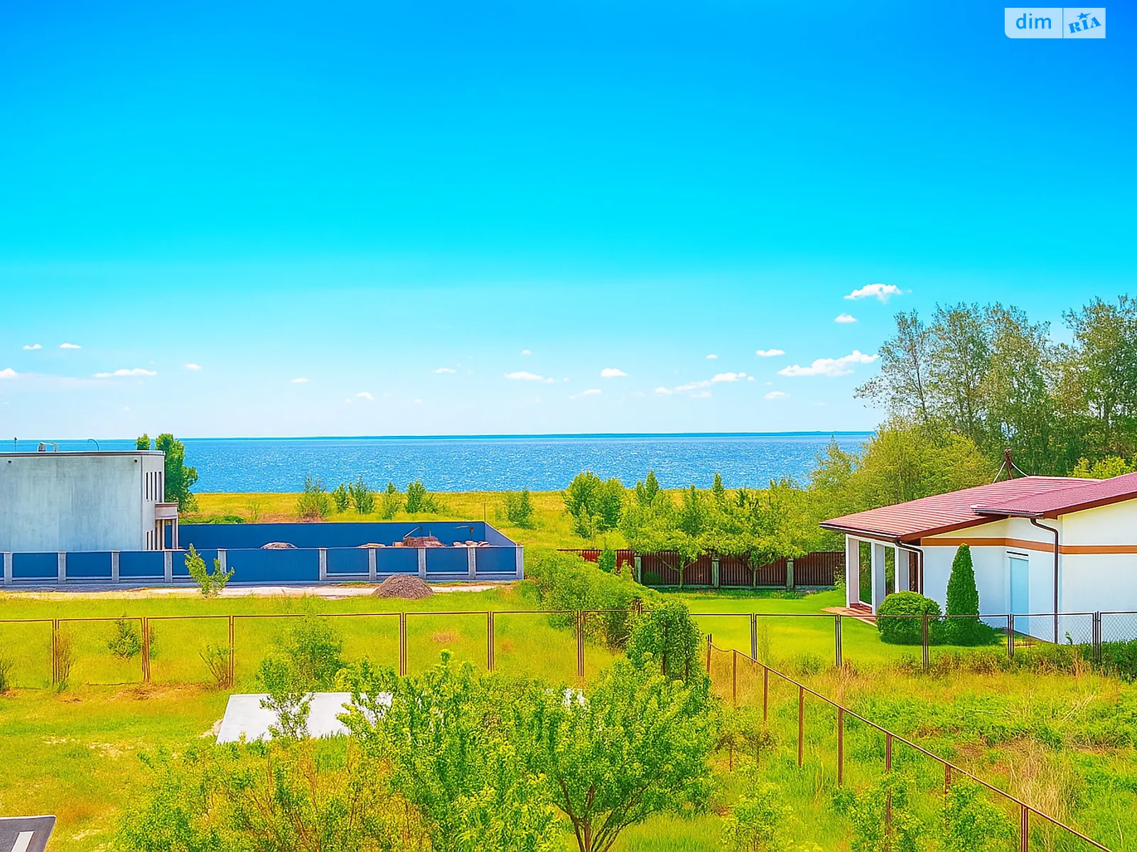 Продается дом на 2 этажа 190 кв. м с участком, цена: 149900 $ - фото 1
