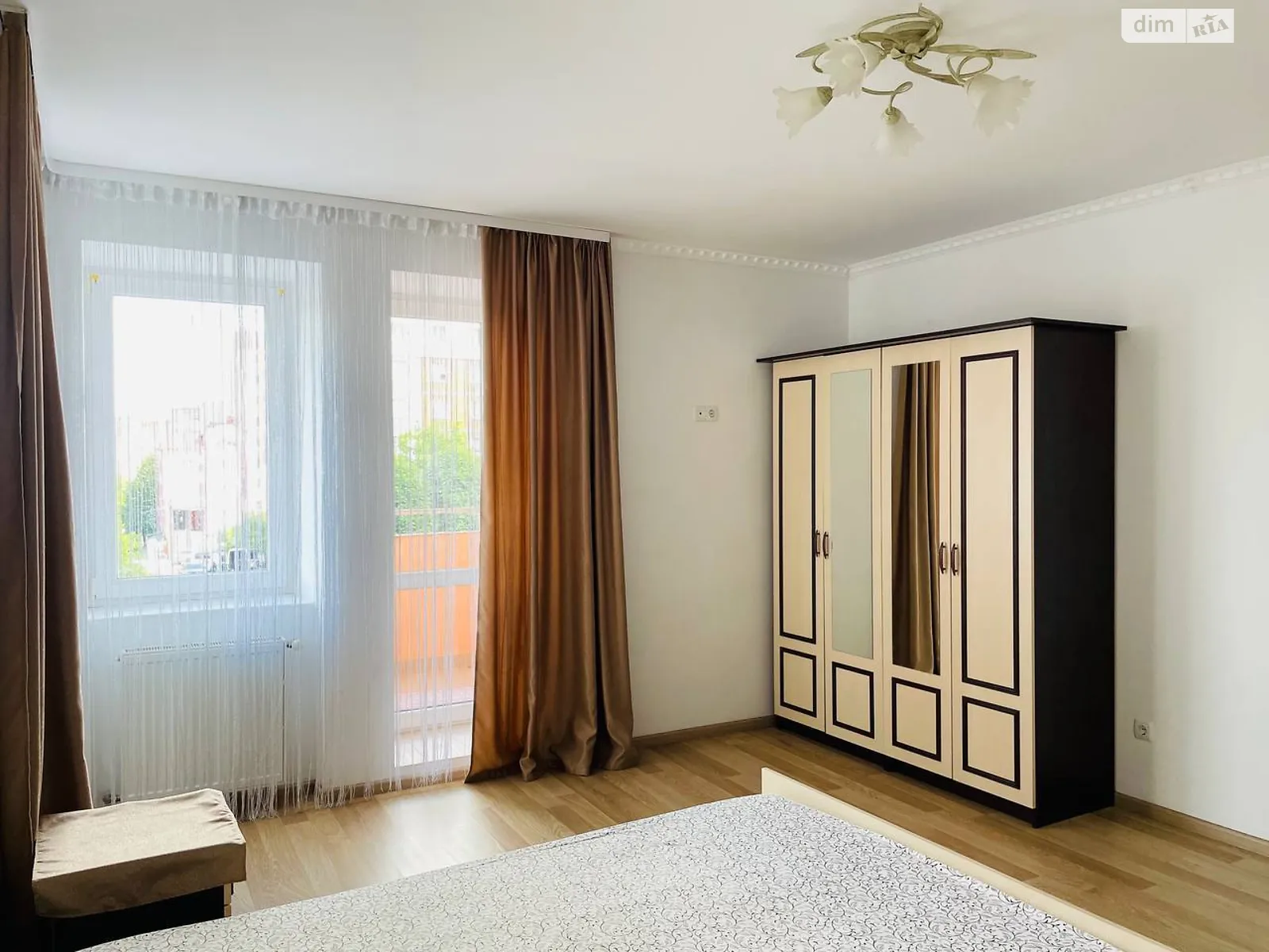 1-кімнатна квартира 42 кв. м у Тернополі, вул. Євгена Коновальця - фото 1