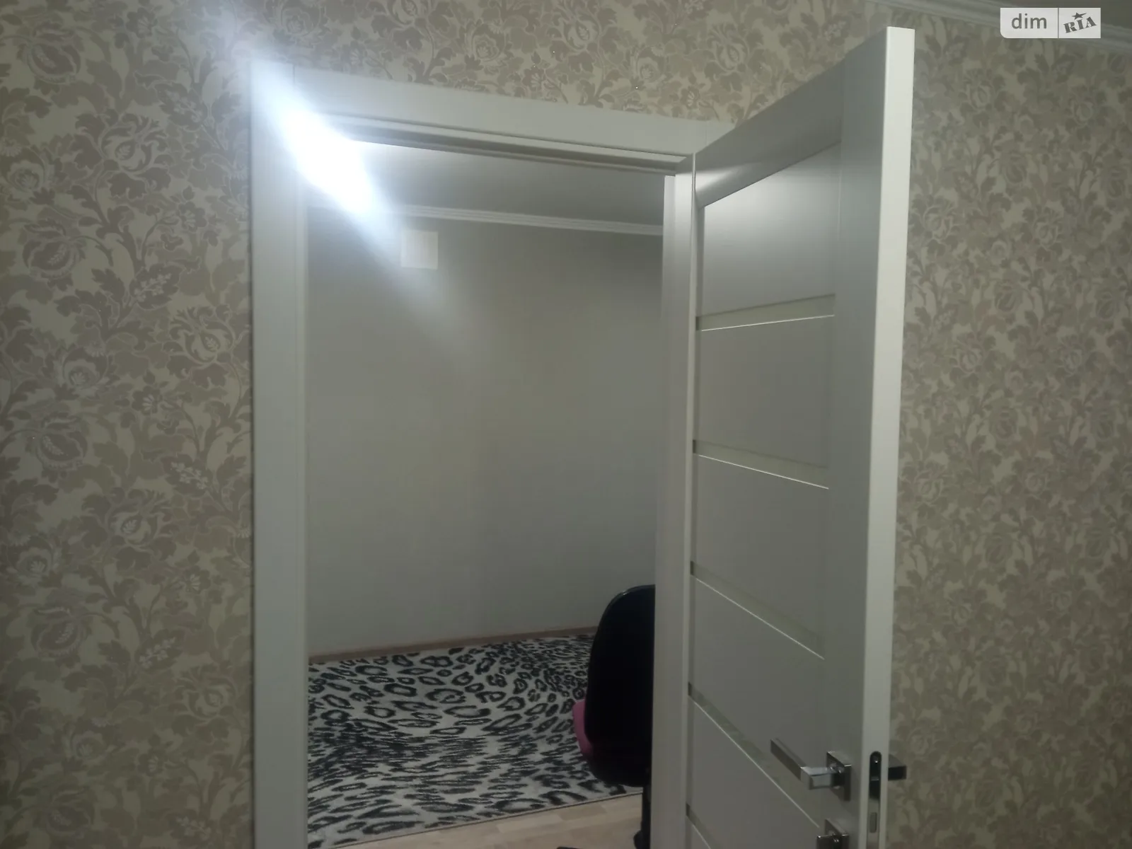 Продається 2-кімнатна квартира 48 кв. м у Чернівцях, вул. Бережанська, 17 - фото 1