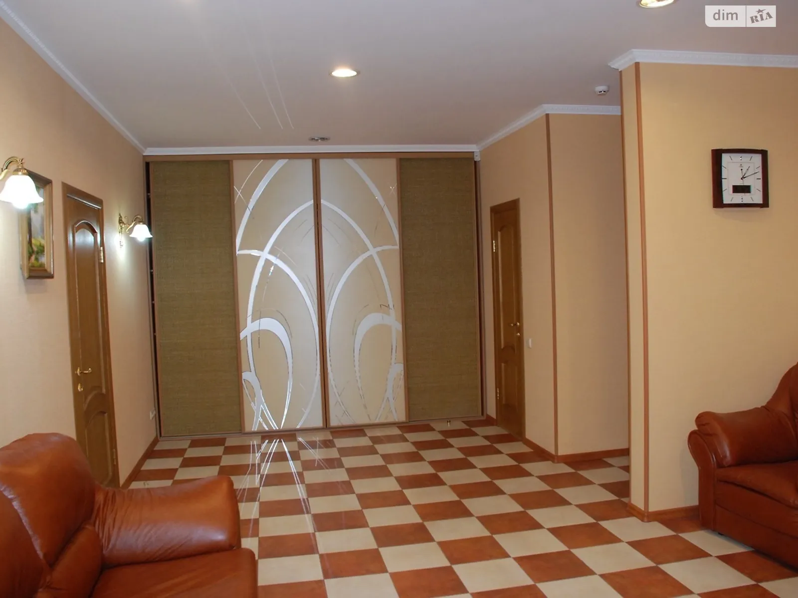 Продається офіс 115 кв. м в бізнес-центрі, цена: 220000 $ - фото 1
