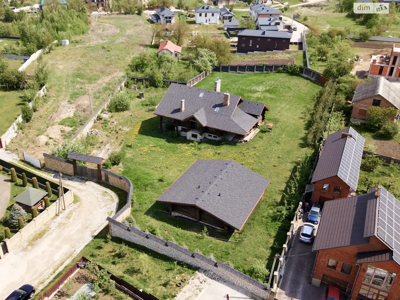 Продается дом на 2 этажа 452 кв. м с подвалом, цена: 255000 $ - фото 1