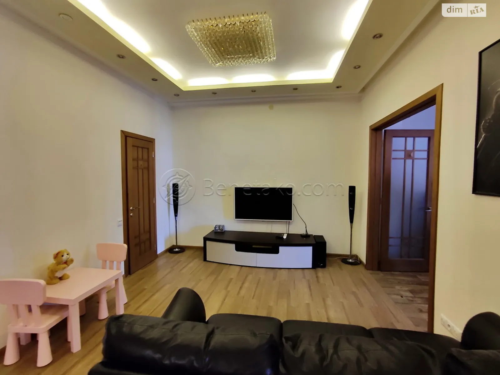 Продается 1-комнатная квартира 87.2 кв. м в Одессе, ул. Тенистая, 9/12 - фото 1