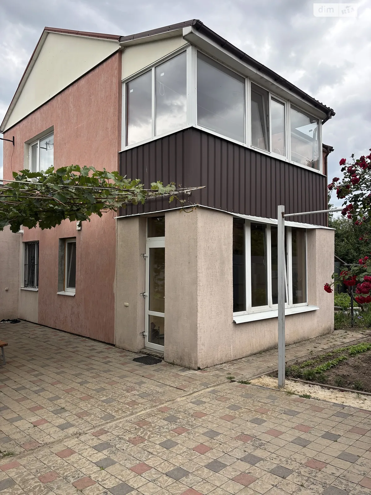Продается дом на 2 этажа 160 кв. м с бассейном, цена: 125000 $ - фото 1