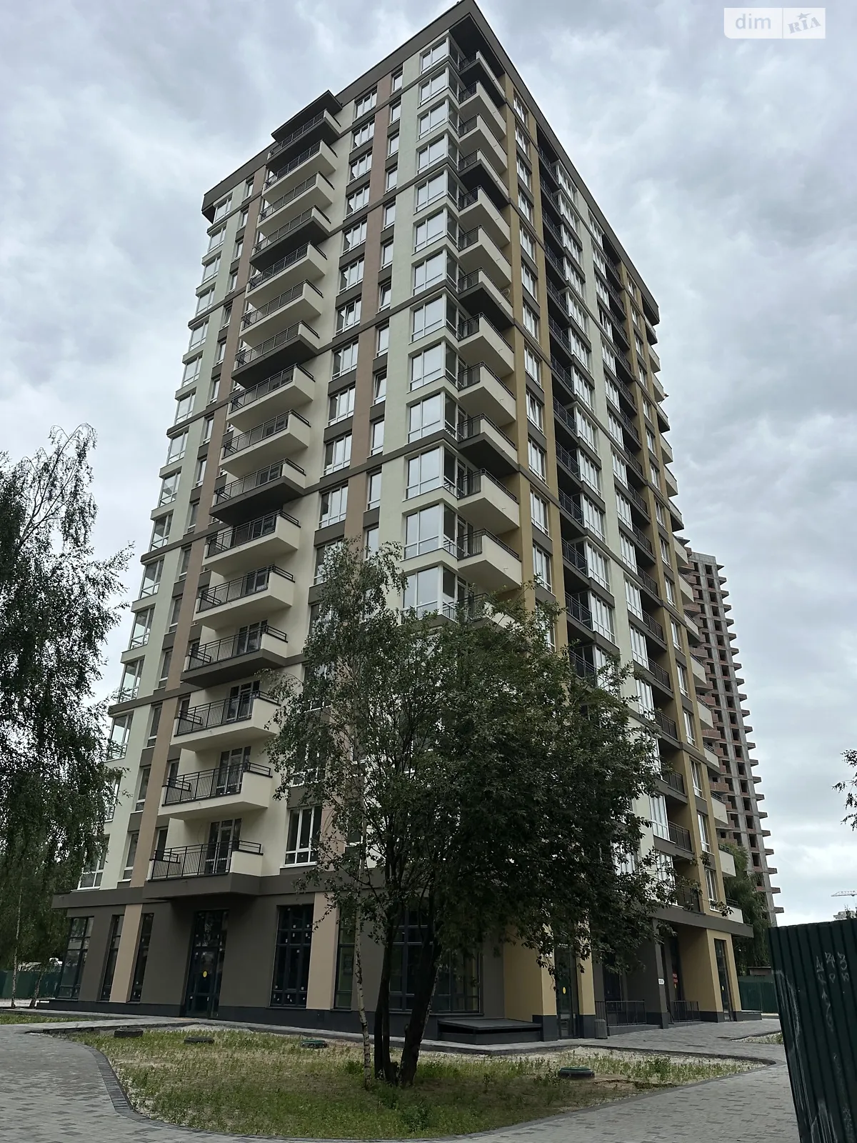 Продается 2-комнатная квартира 71.1 кв. м в Броварах, ул. Соборная, 25 - фото 1
