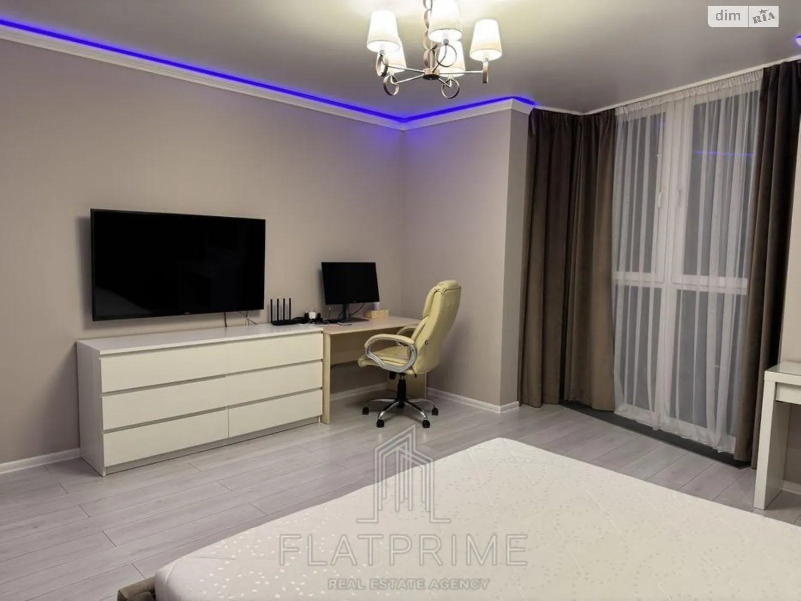 Продается 1-комнатная квартира 50 кв. м в Киеве, ул. Драгоманова, 2А - фото 1