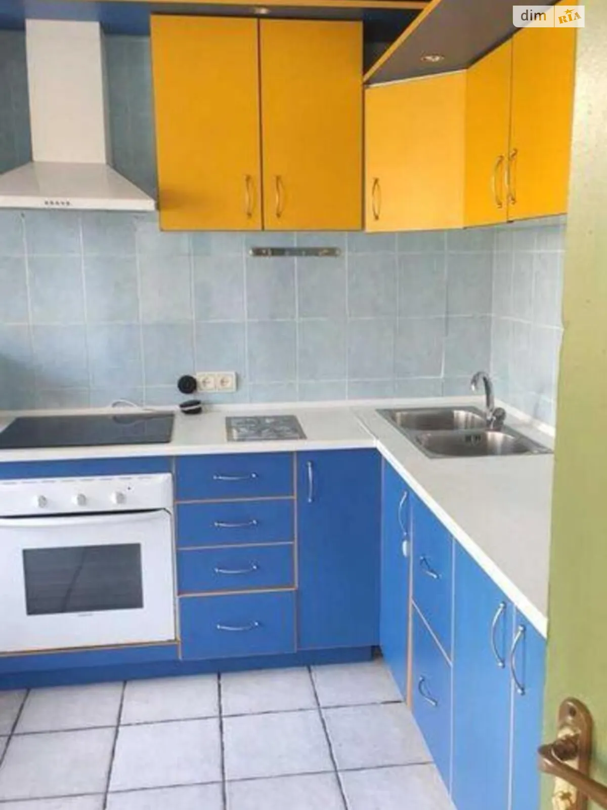 Продається 3-кімнатна квартира 70 кв. м у Києві, вул. Приозерна, 2Б - фото 1