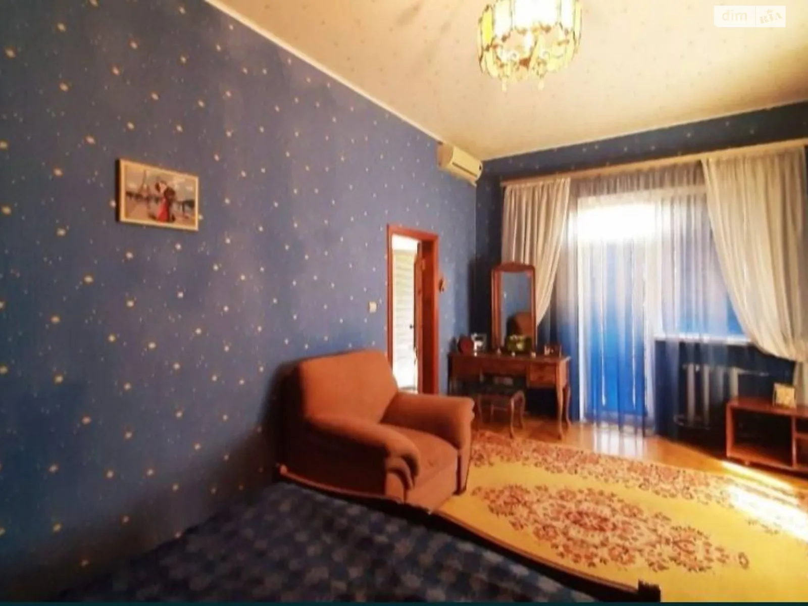Продается дом на 2 этажа 230 кв. м с камином, цена: 140000 $ - фото 1
