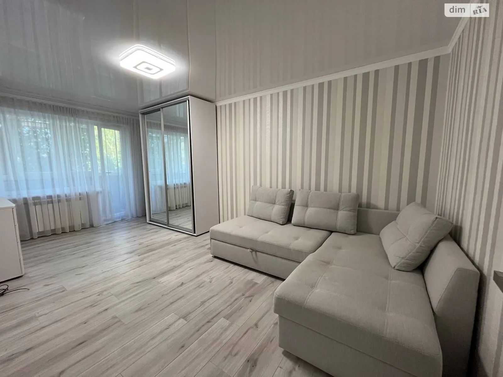 Сдается в аренду 1-комнатная квартира 32 кв. м в Кривом Роге, ул. Космонавтов, 24 - фото 1