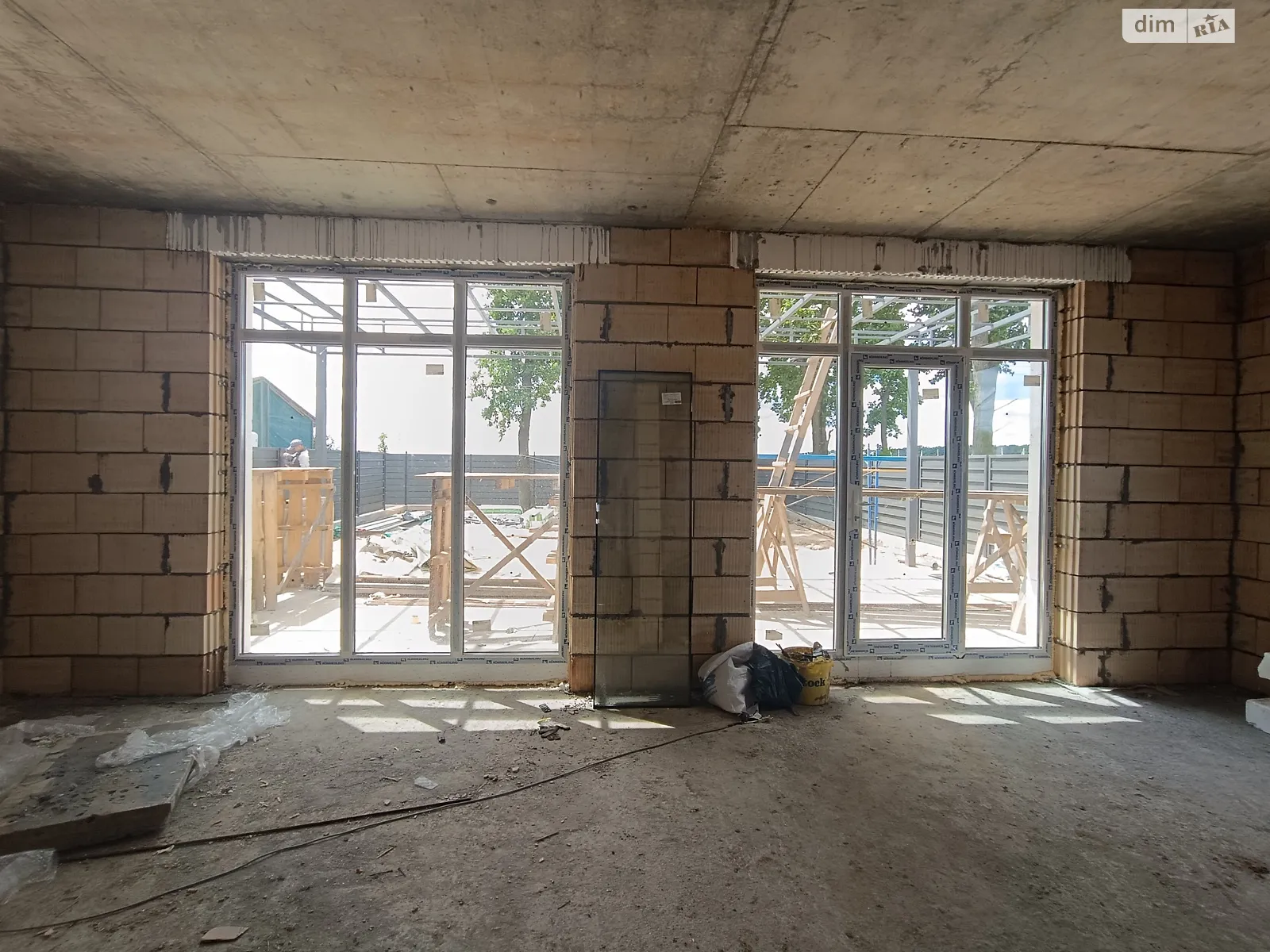 Продается дом на 2 этажа 134 кв. м с участком, цена: 135000 $ - фото 1