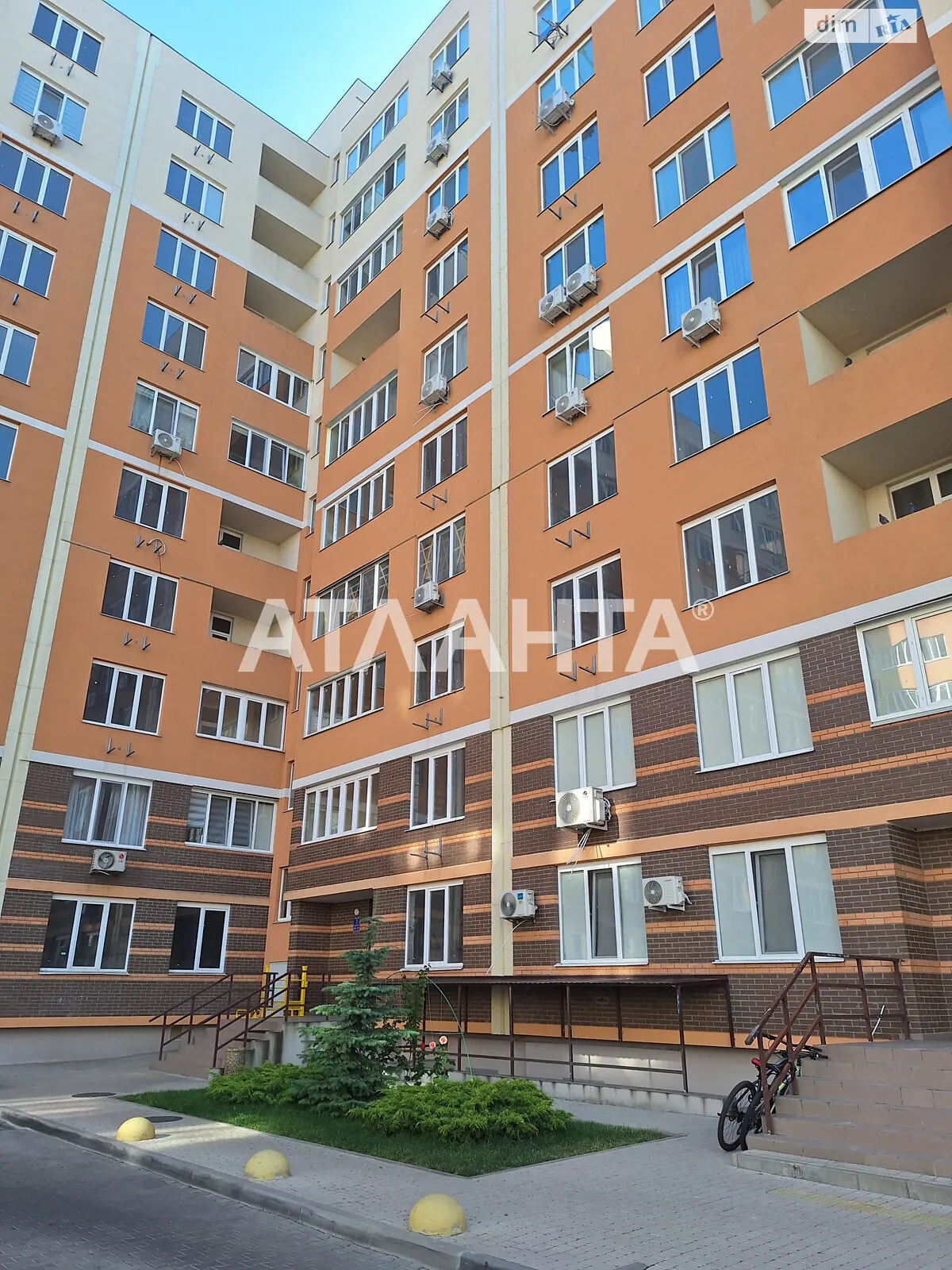 Продается 1-комнатная квартира 39 кв. м в Черноморске, ул. Защитников Украины(1 Мая) - фото 1