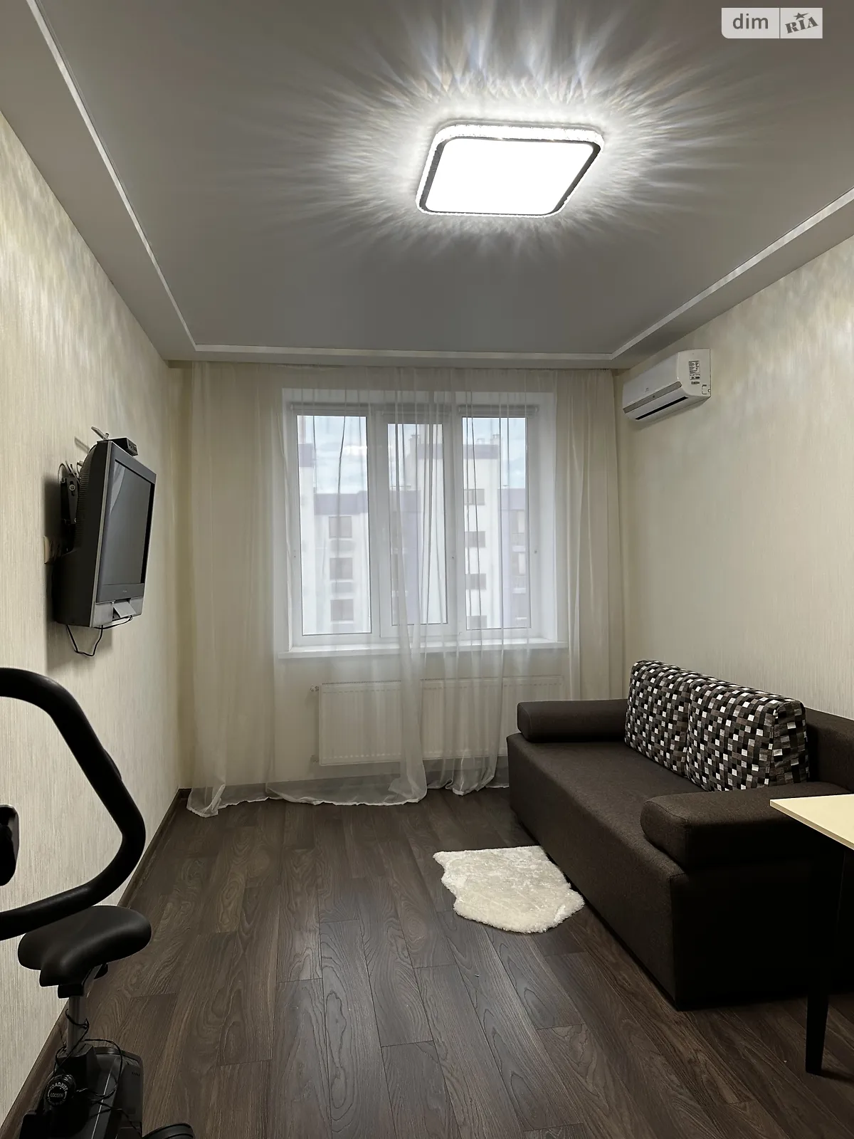 Здається в оренду 1-кімнатна квартира 46 кв. м у Петропавлівській Борщагівці, вул. Садова, 1 - фото 1