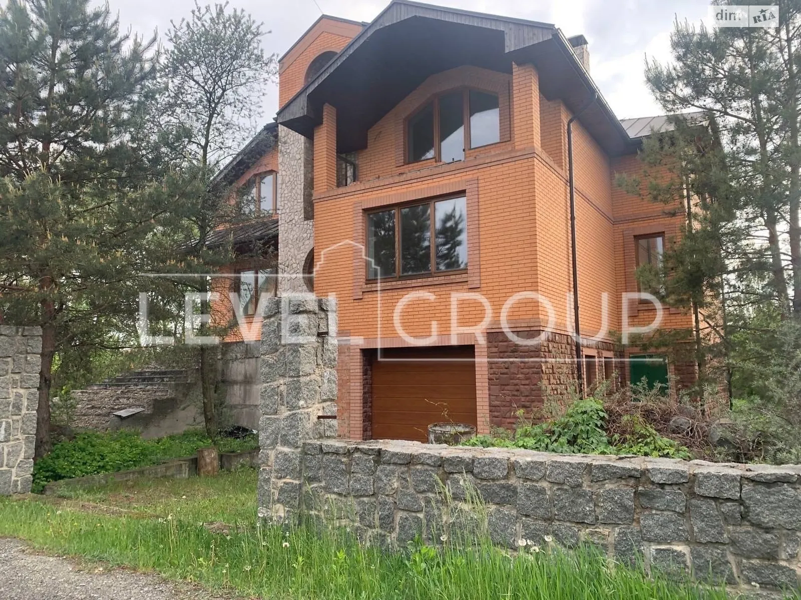 Продается дом на 2 этажа 457 кв. м с беседкой, цена: 340000 $ - фото 1