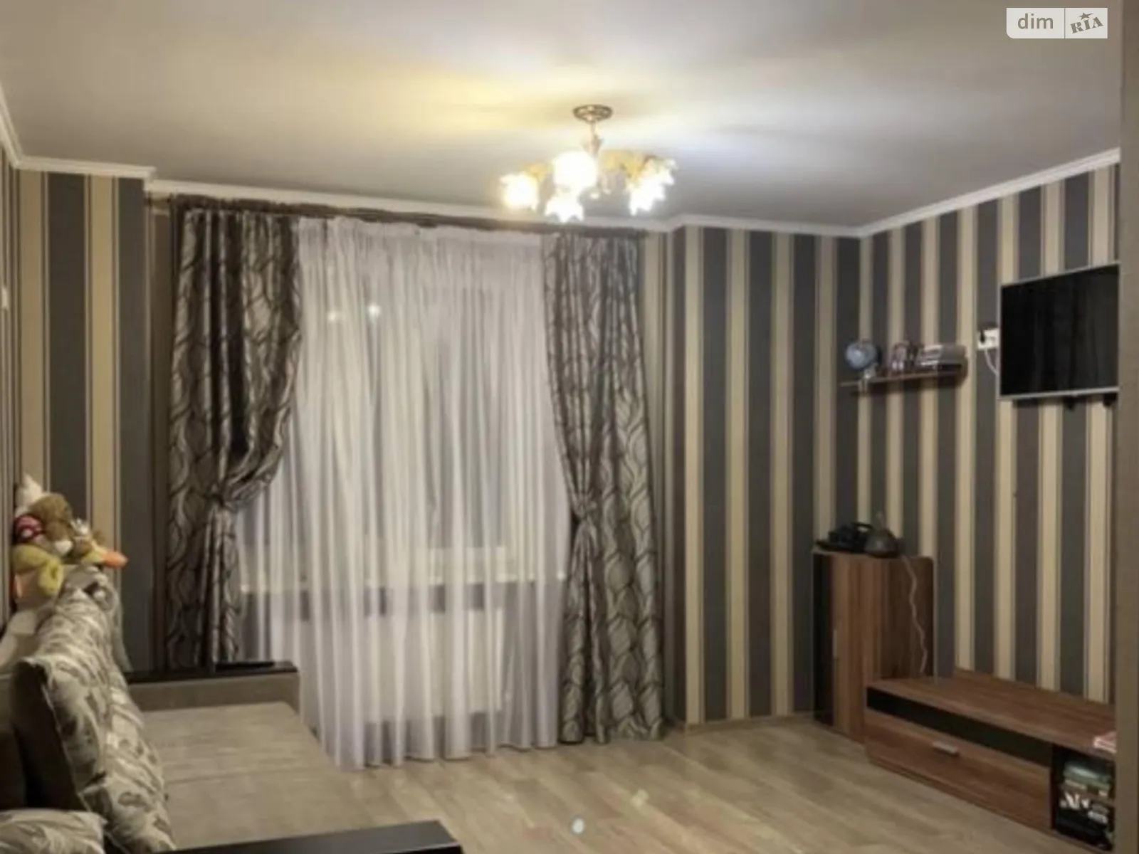 Продається 1-кімнатна квартира 42 кв. м у Одесі, вул. Шкільна - фото 1
