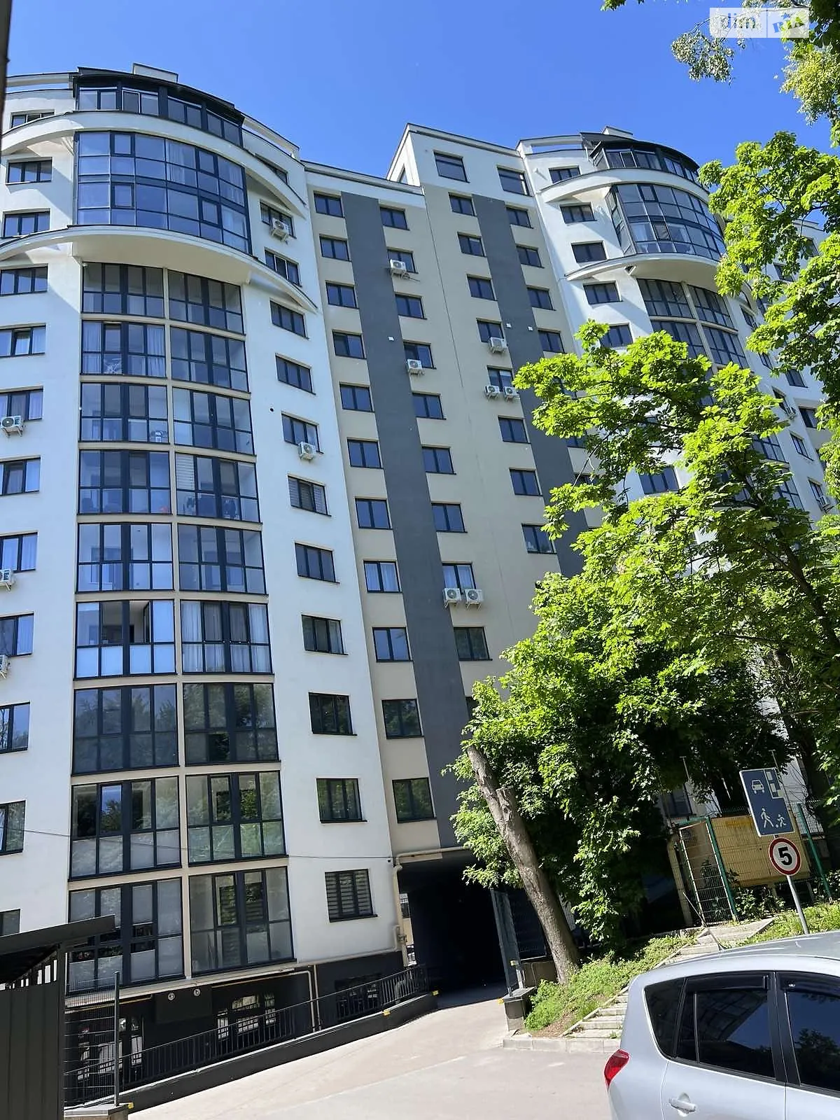 2-комнатная квартира 73 кв. м в Тернополе, ул. Чумацкая, 2 - фото 1
