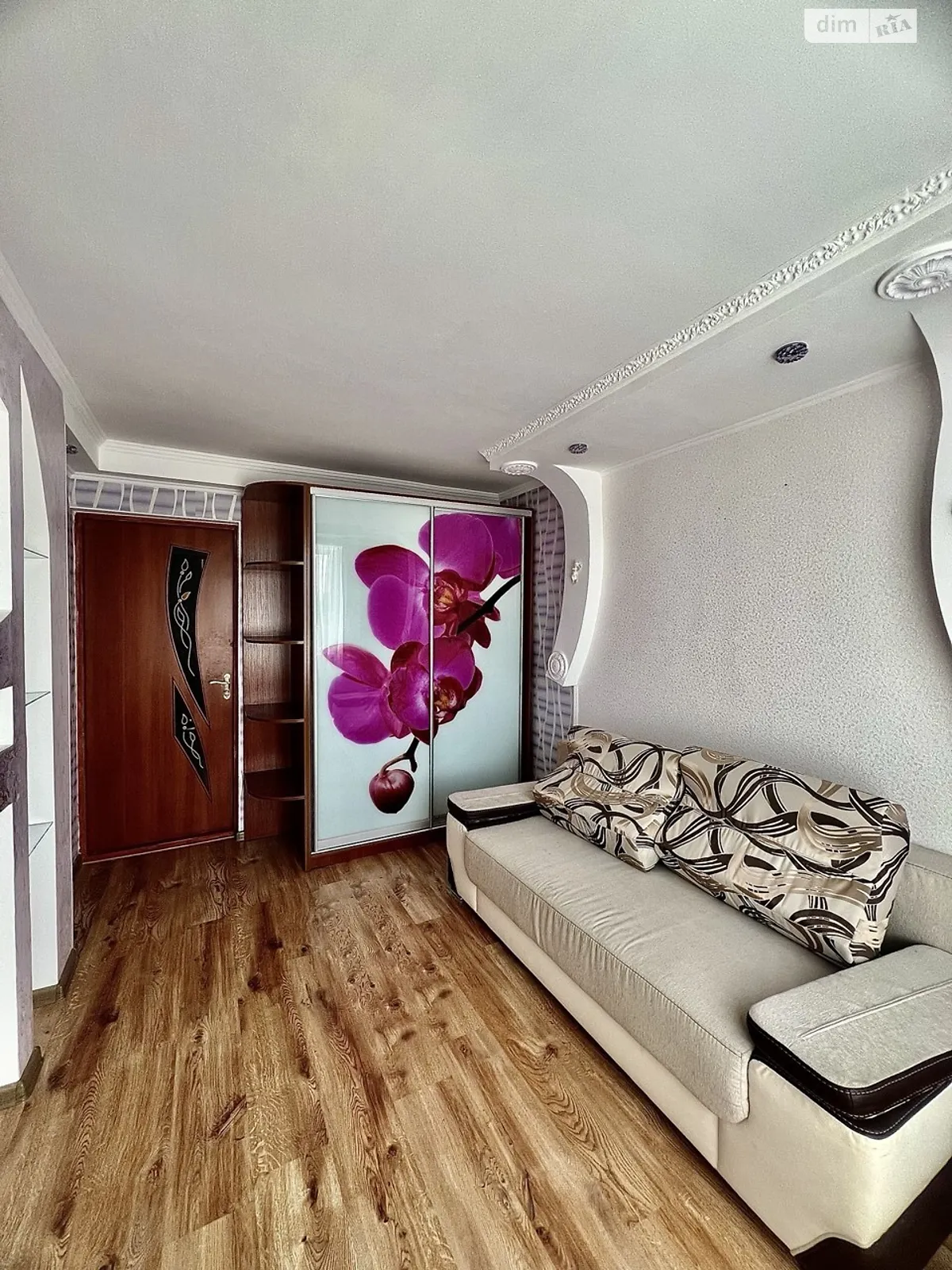 Продається 3-кімнатна квартира 63.4 кв. м у Вапнярці, вул. Авіаторів - фото 1