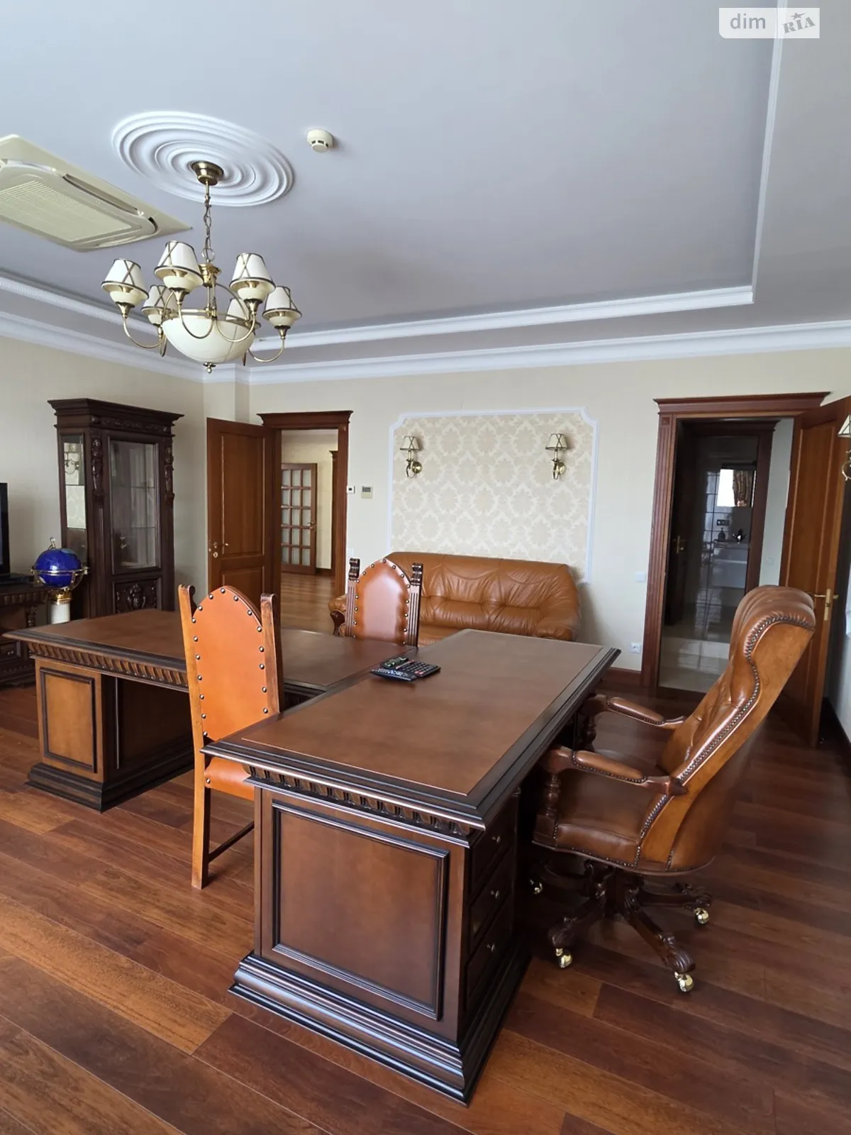 Сдается в аренду офис 140 кв. м в бизнес-центре, цена: 120000 грн - фото 1