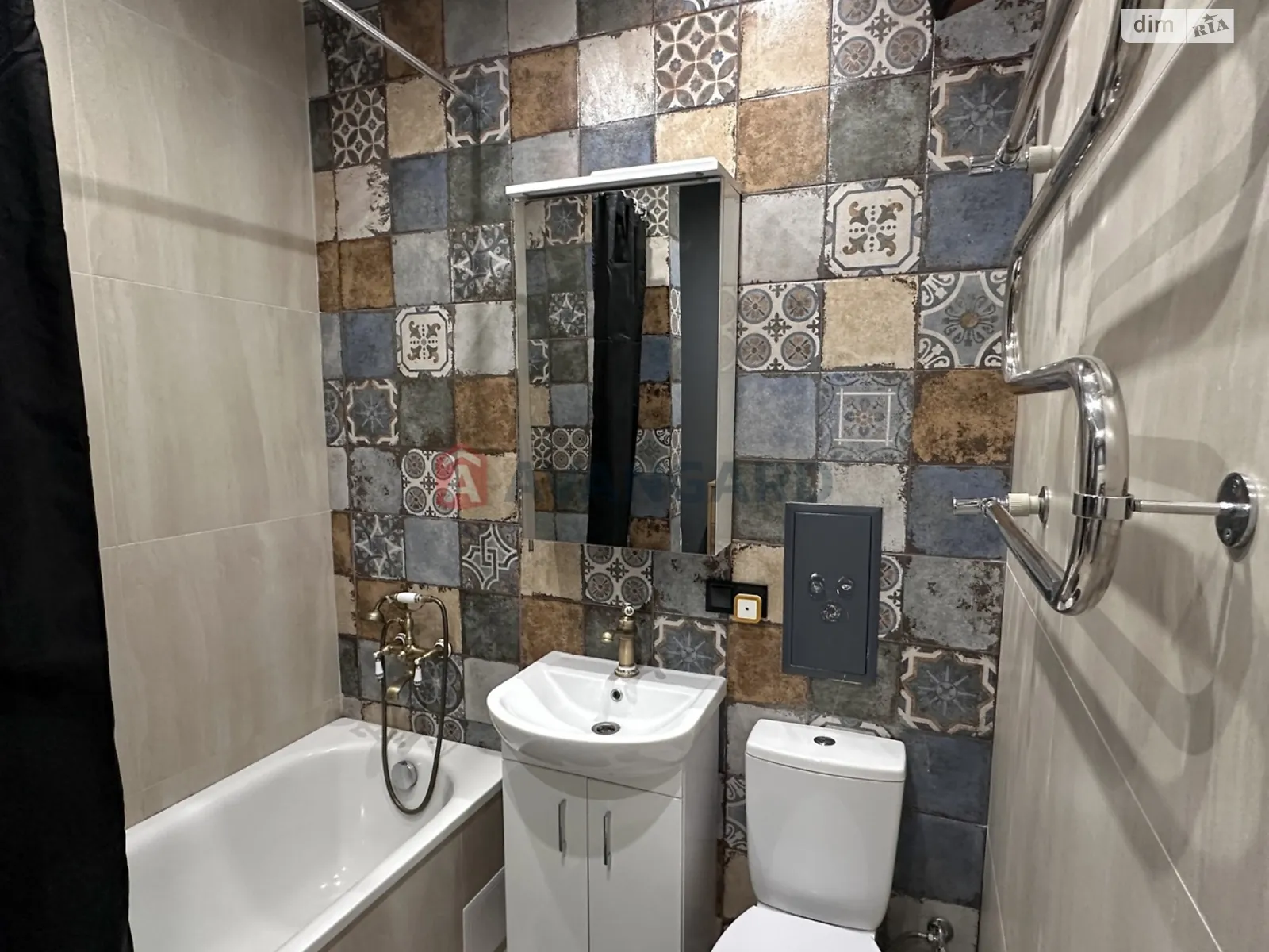 Продается 3-комнатная квартира 55 кв. м в Днепре, ул. Марии Кюри, 13 - фото 1