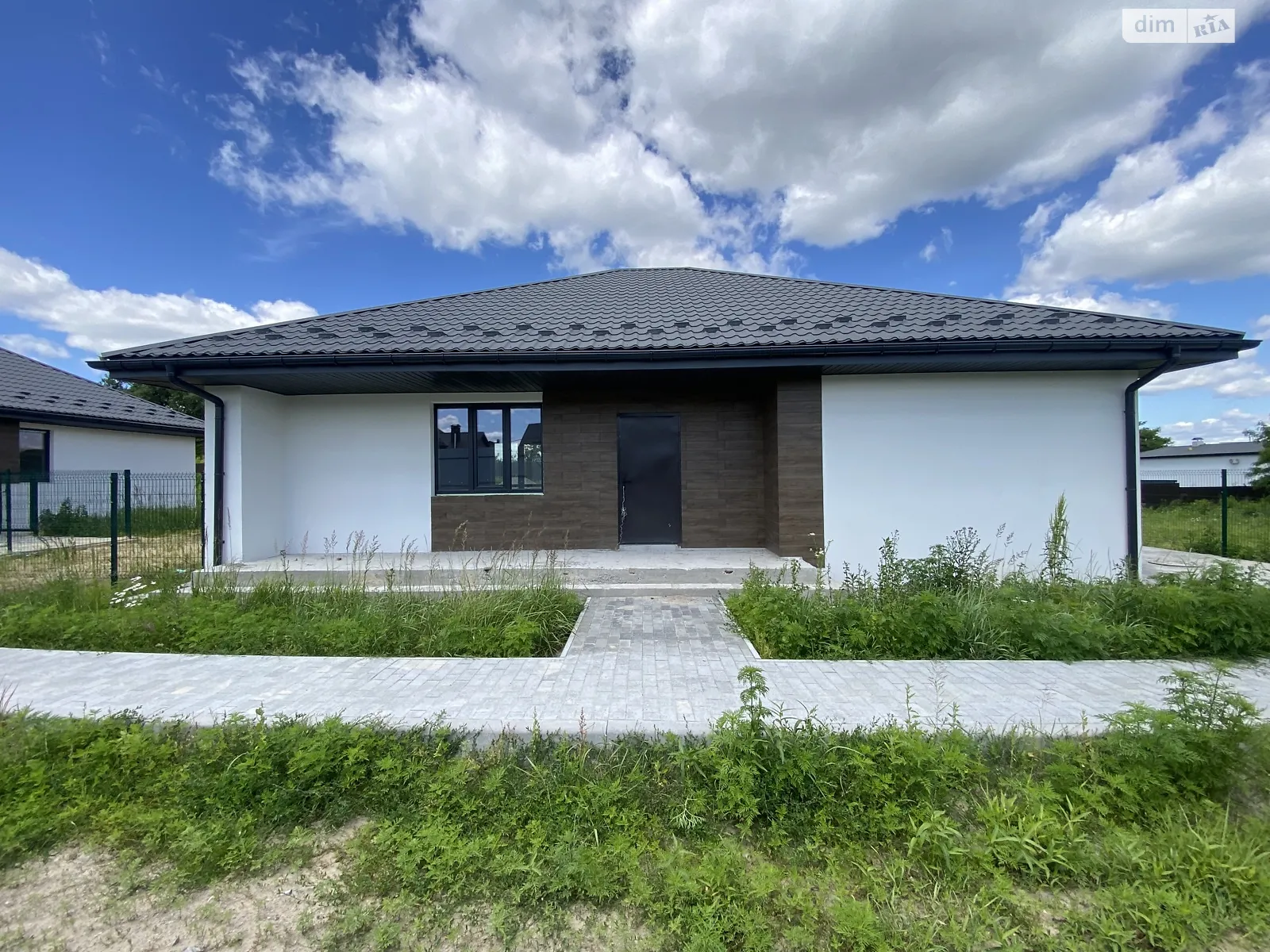 Продается одноэтажный дом 106 кв. м с бассейном, цена: 74500 $ - фото 1