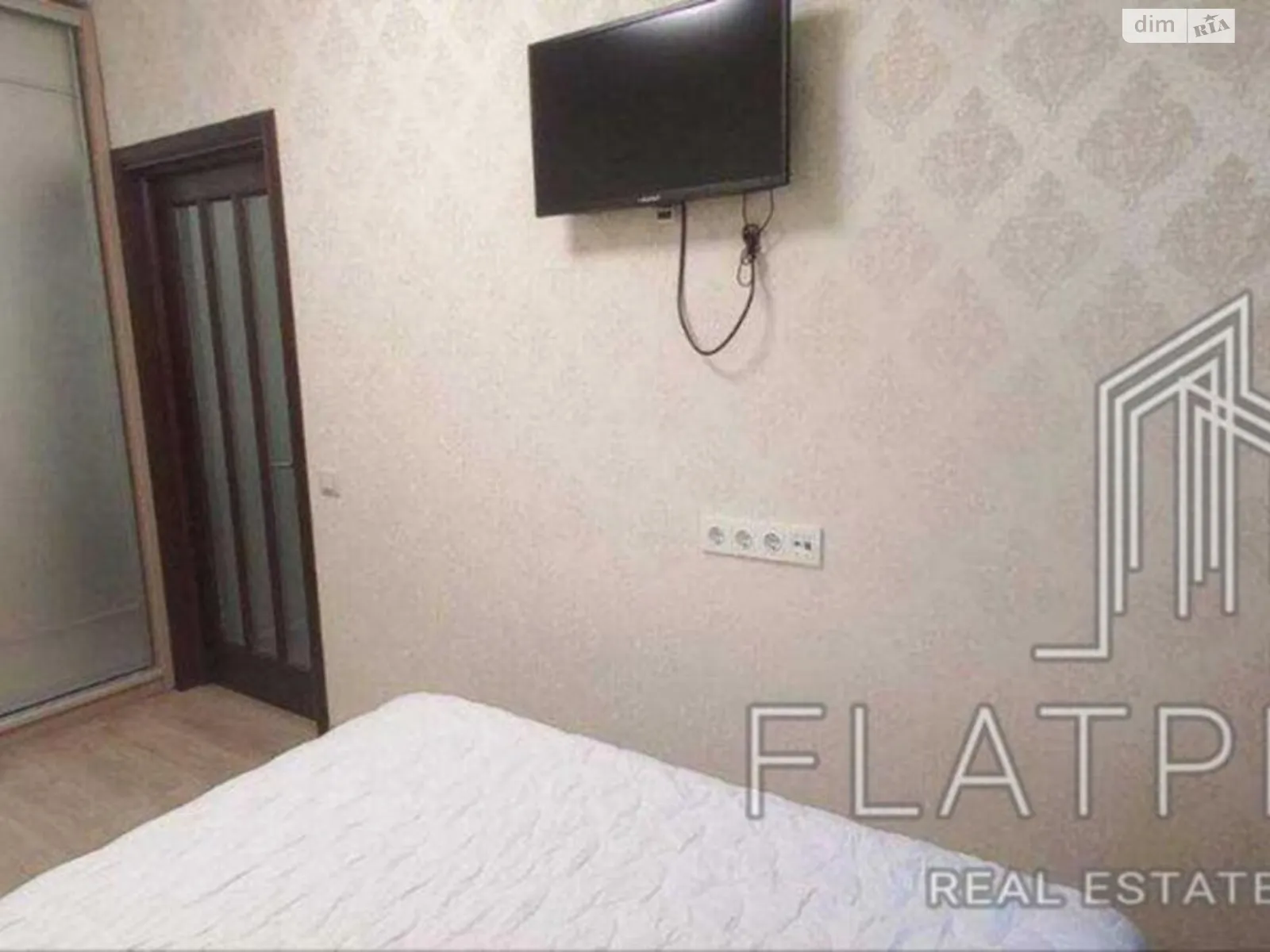 Продається 2-кімнатна квартира 40 кв. м у Києві, вул. Святослава Хороброго, 8 - фото 1