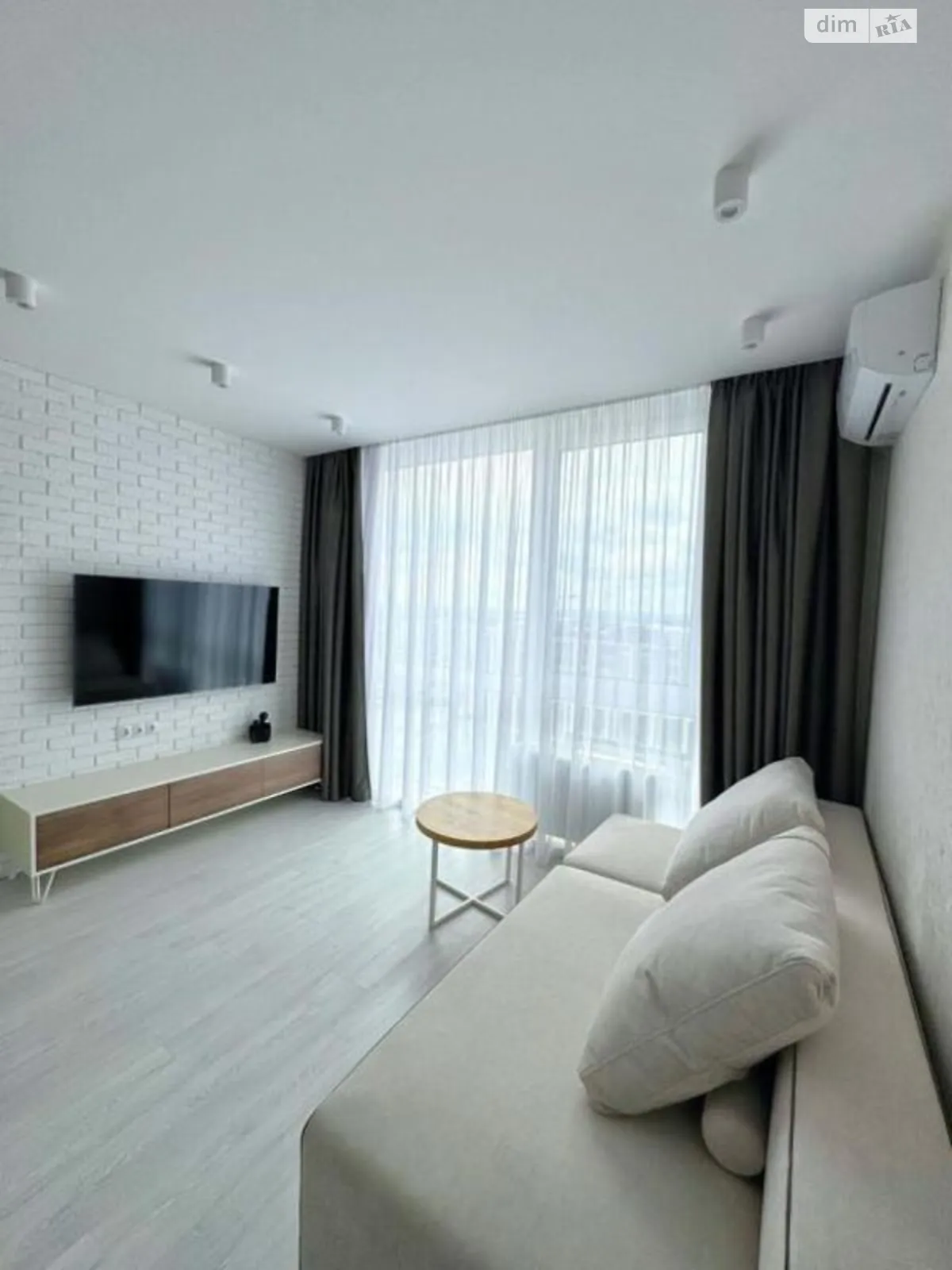 Продается 1-комнатная квартира 49 кв. м в Киеве, ул. Заречная, 6 корпус 3 - фото 1