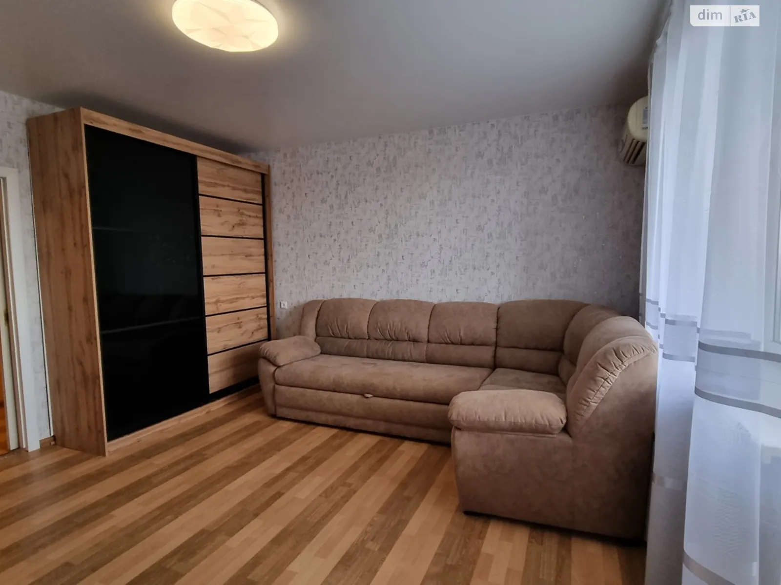 2-кімнатна квартира 54 кв. м у Запоріжжі, цена: 7500 грн - фото 1