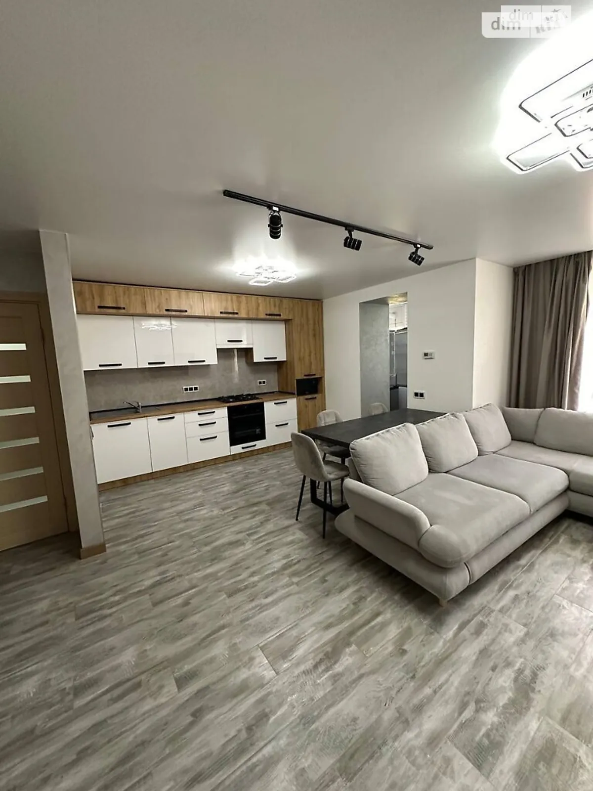 1-комнатная квартира 54 кв. м в Тернополе, просп. Злуки - фото 1