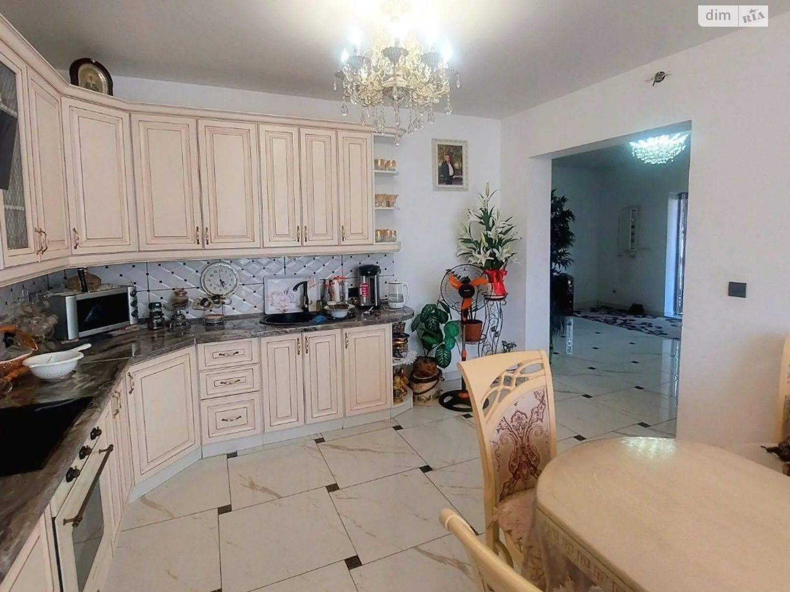 Сдается в оренду частина будинку 250 кв. м з подвалом, цена: 900 $ - фото 1