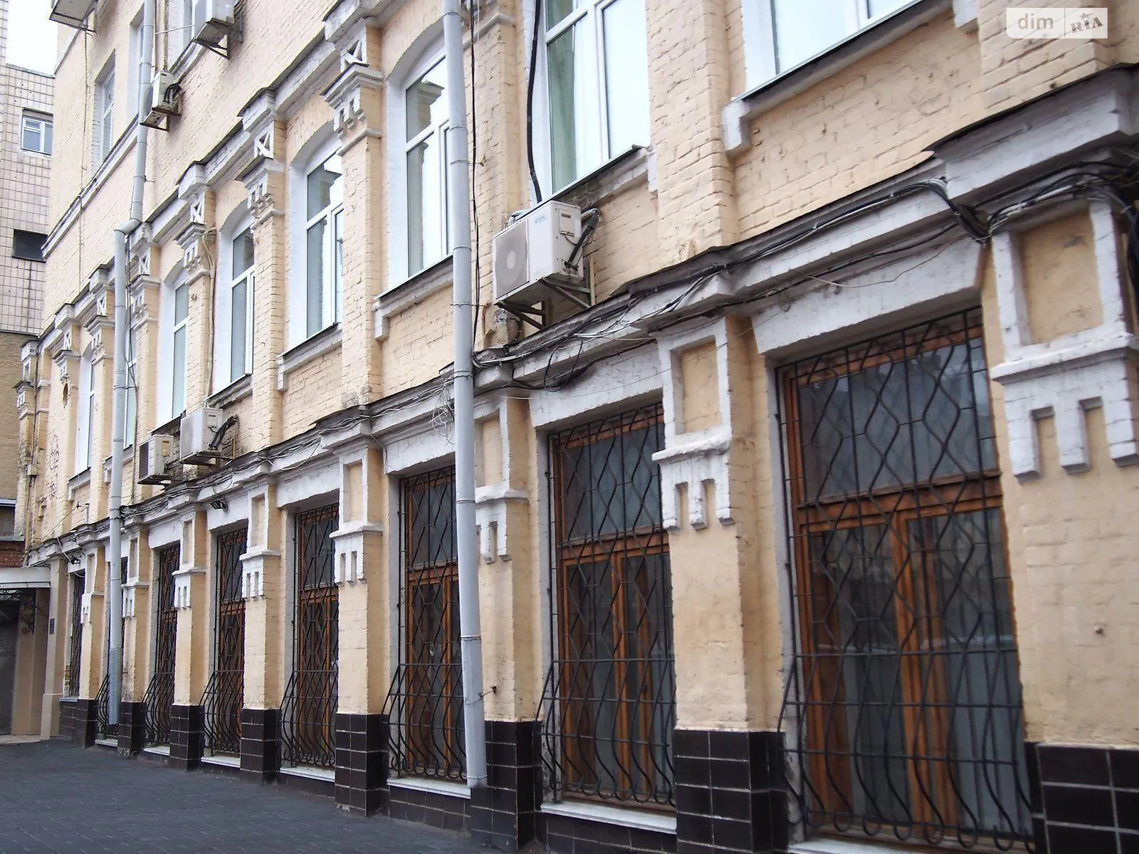 Сдается в аренду офис 210 кв. м в бизнес-центре, цена: 2520 $ - фото 1