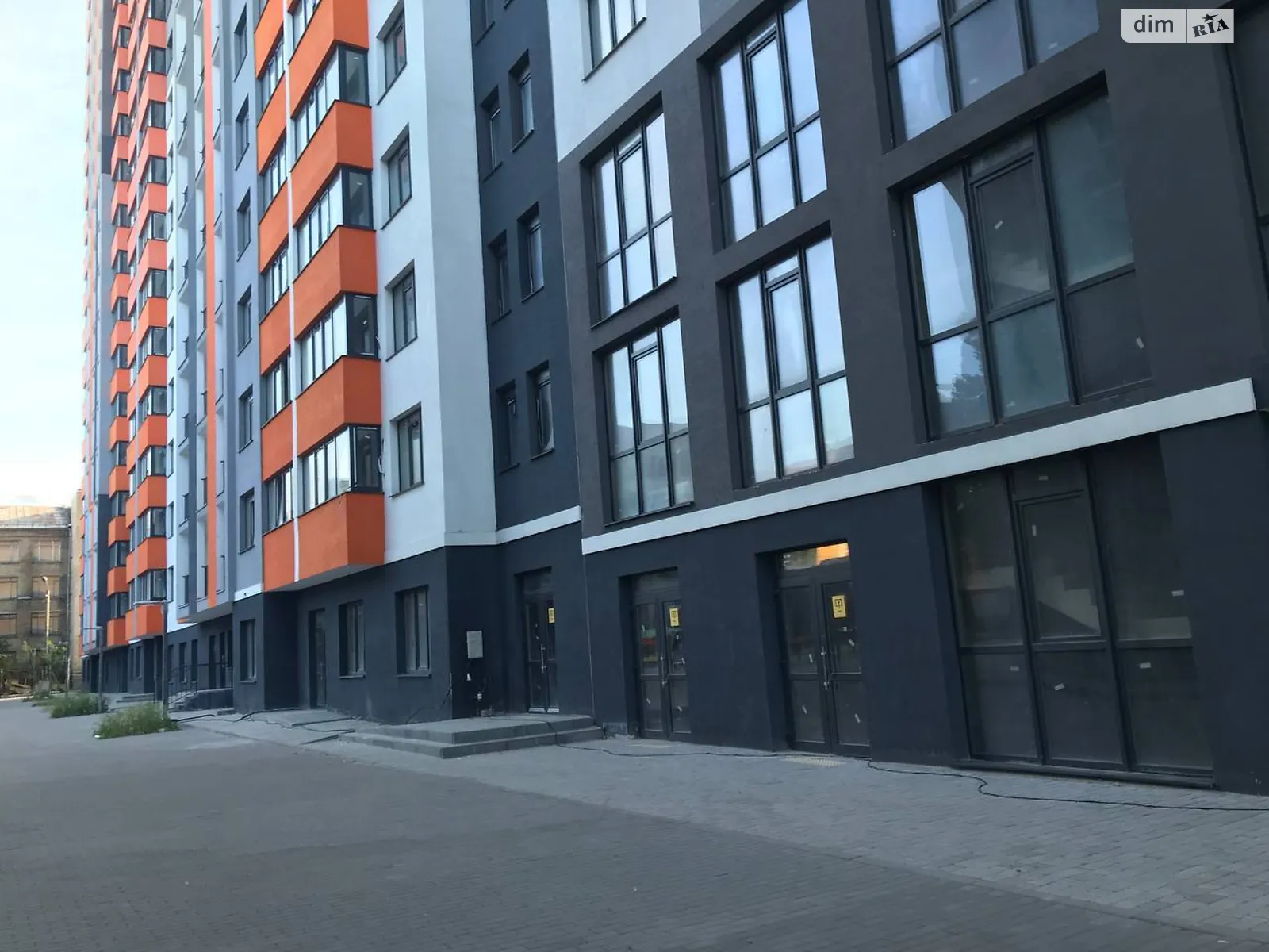 Продається 2-кімнатна квартира 73 кв. м у Києві, вул. Володимира Сосюри, 6 - фото 1